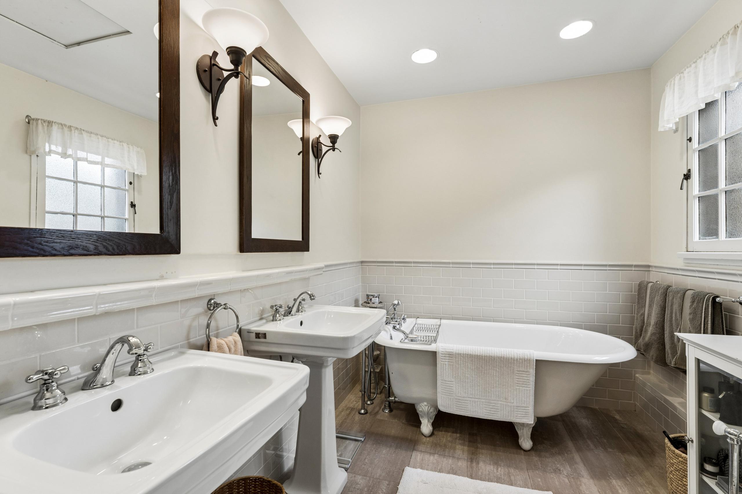 6054 Gleneagles Drive, West Vancouver listing image