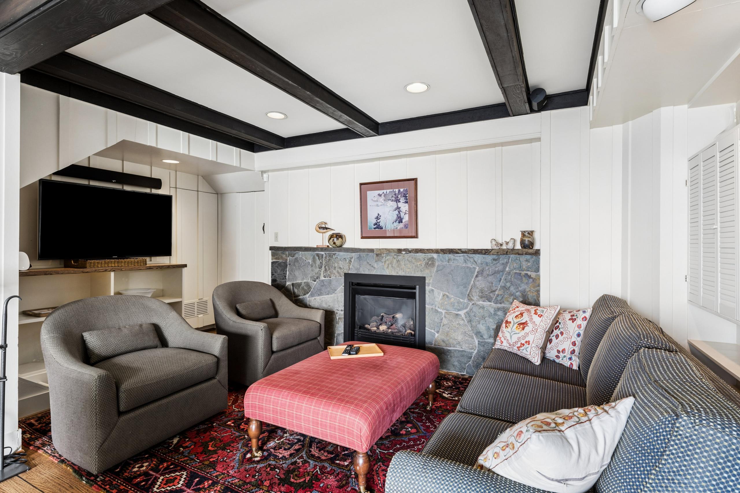 6054 Gleneagles Drive, West Vancouver listing image