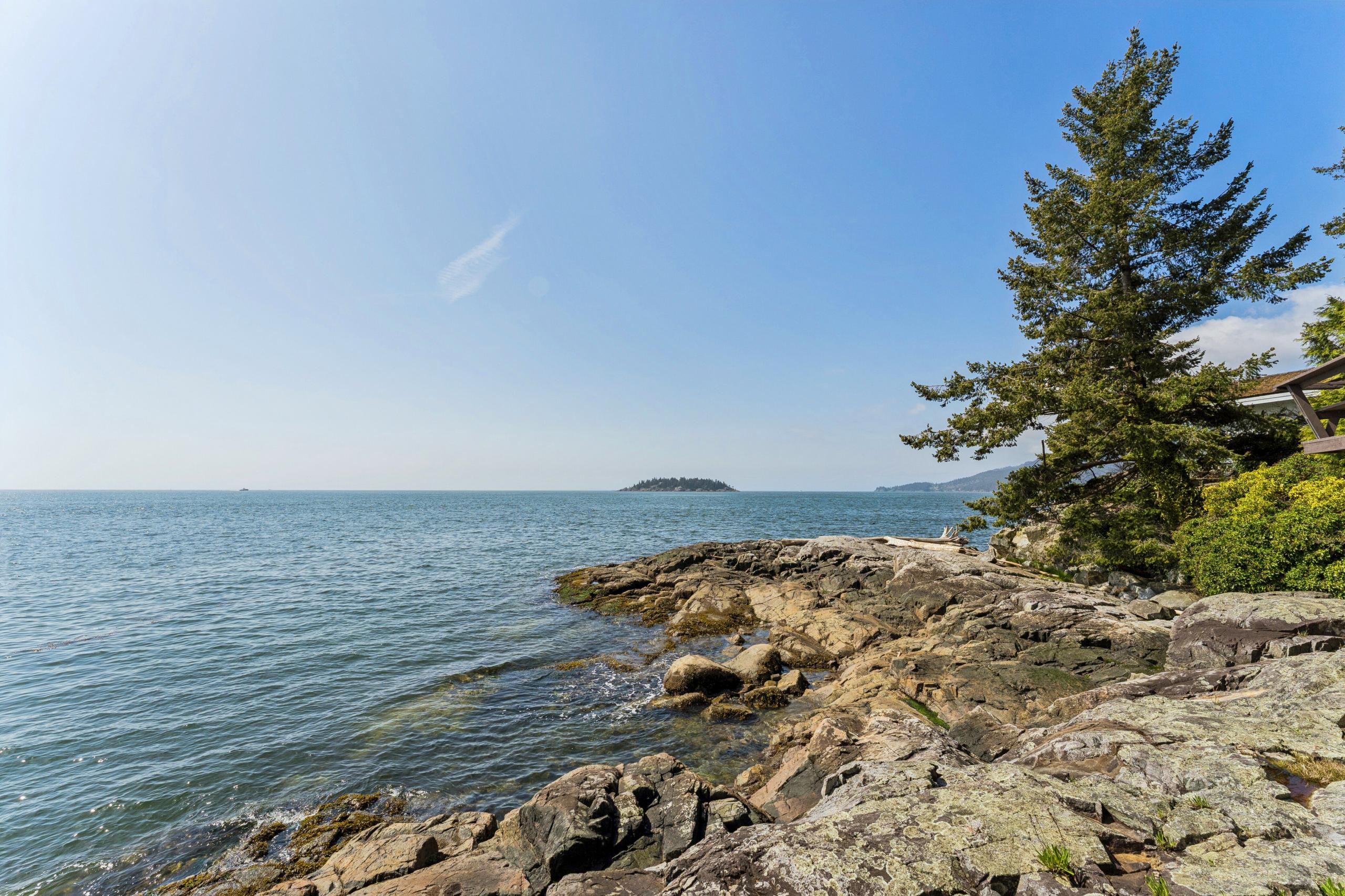 6054 Gleneagles Drive, West Vancouver listing image