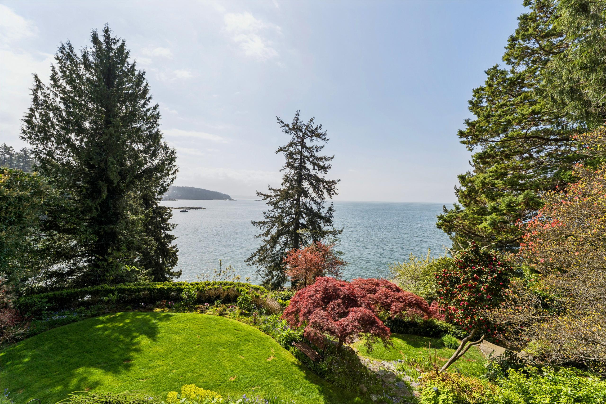 6054 Gleneagles Drive, West Vancouver listing image