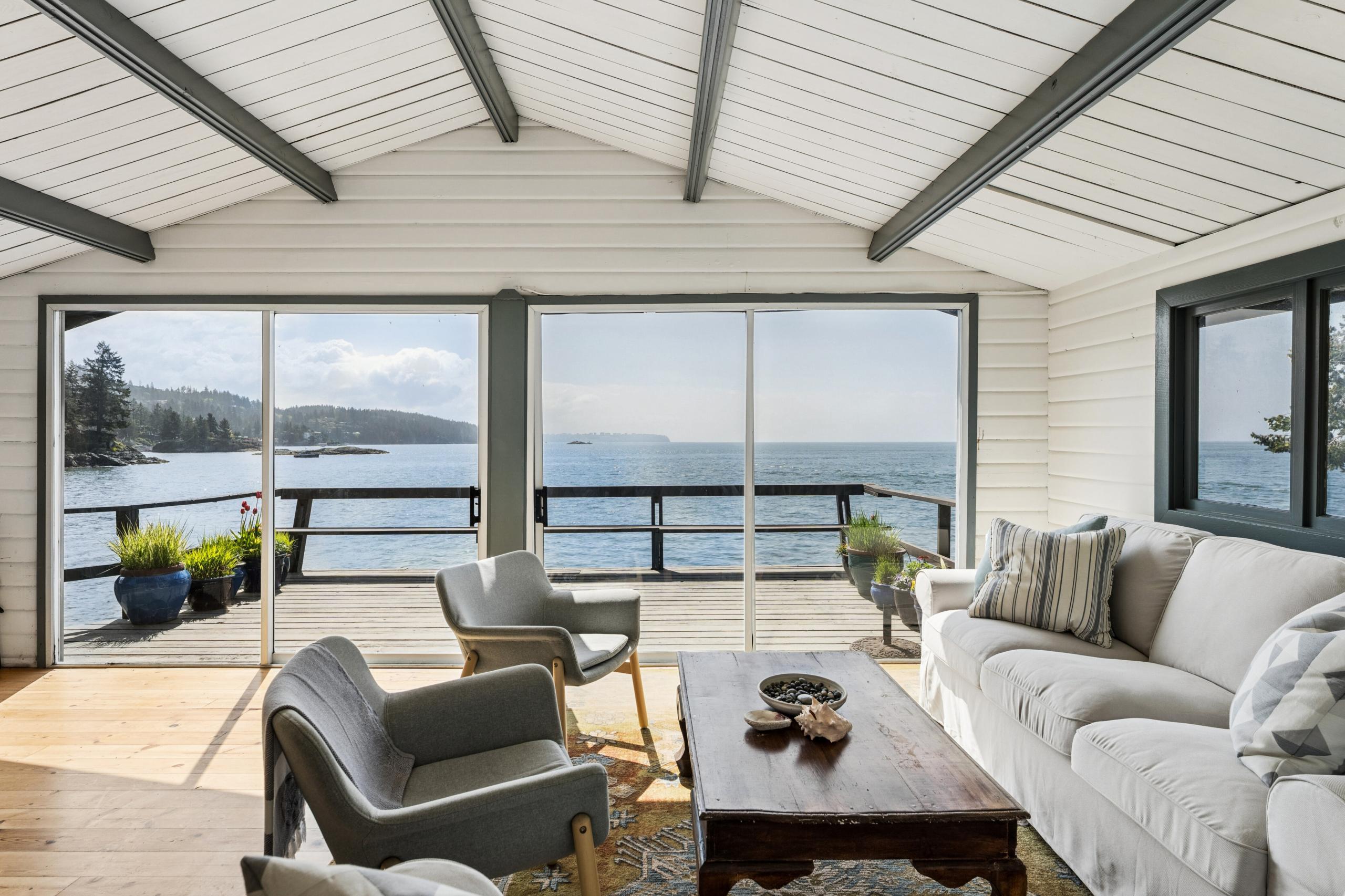 6054 Gleneagles Drive, West Vancouver listing image