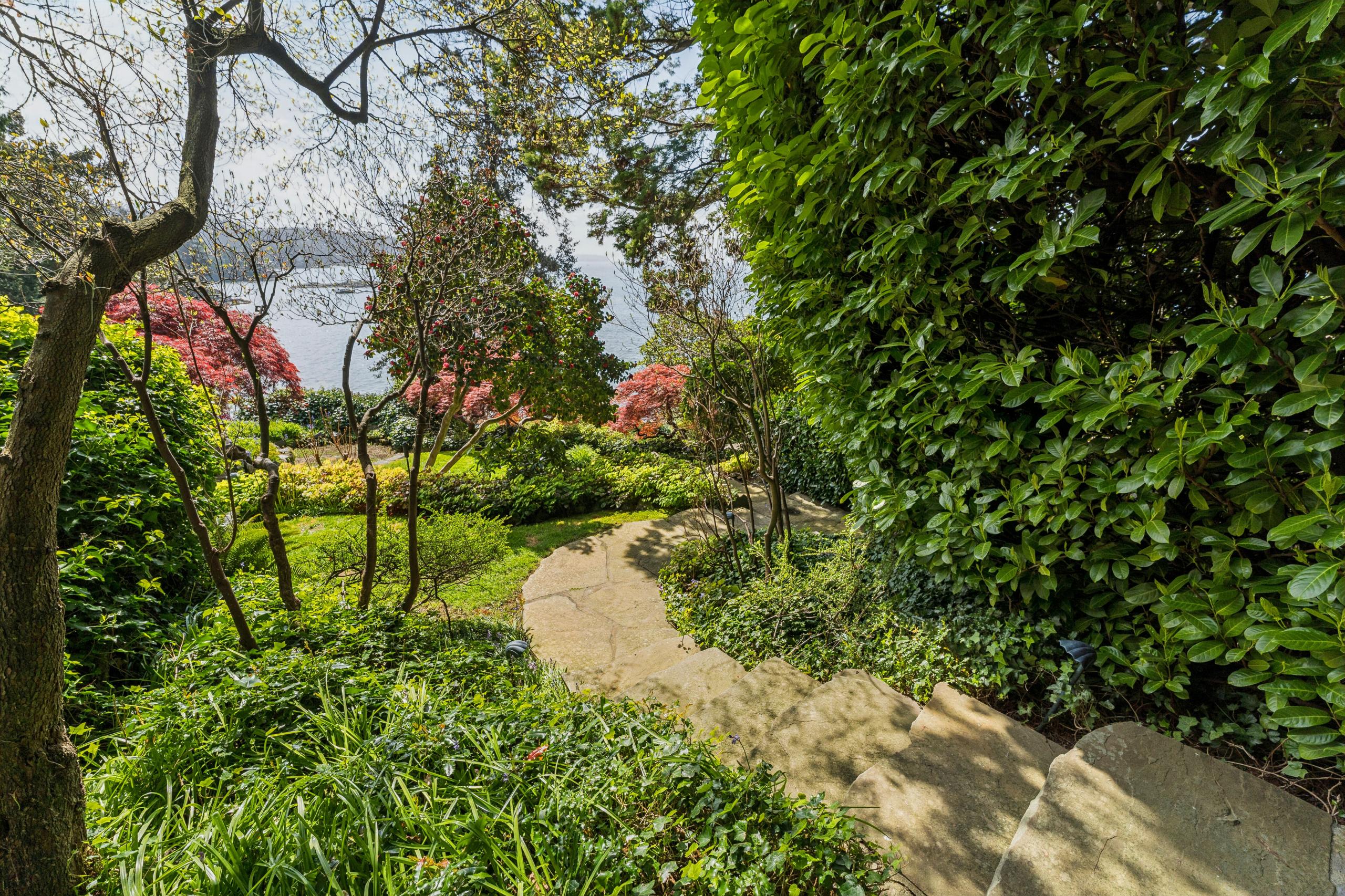 6054 Gleneagles Drive, West Vancouver listing image