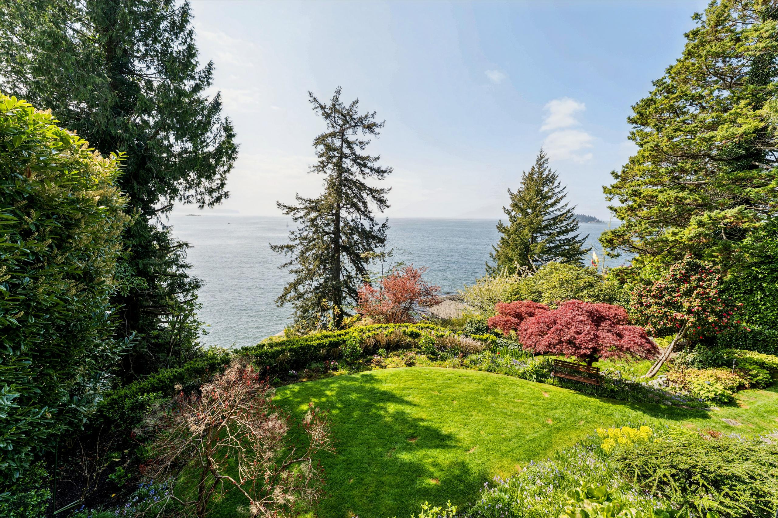 6054 Gleneagles Drive, West Vancouver listing image