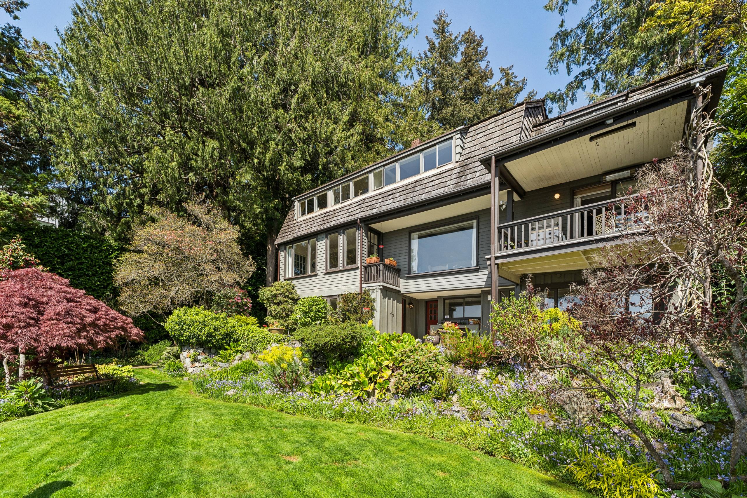 6054 Gleneagles Drive, West Vancouver listing image