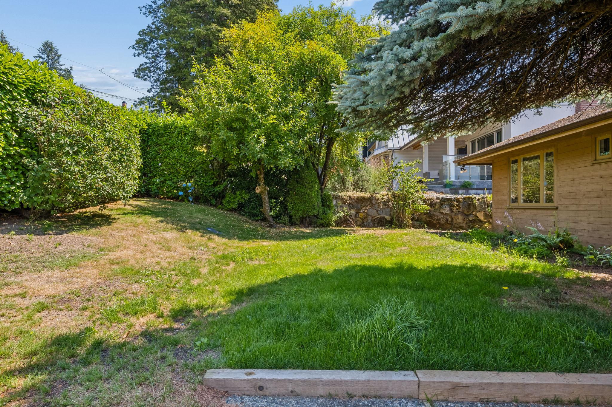 1092 Duchess Avenue, West Vancouver listing image