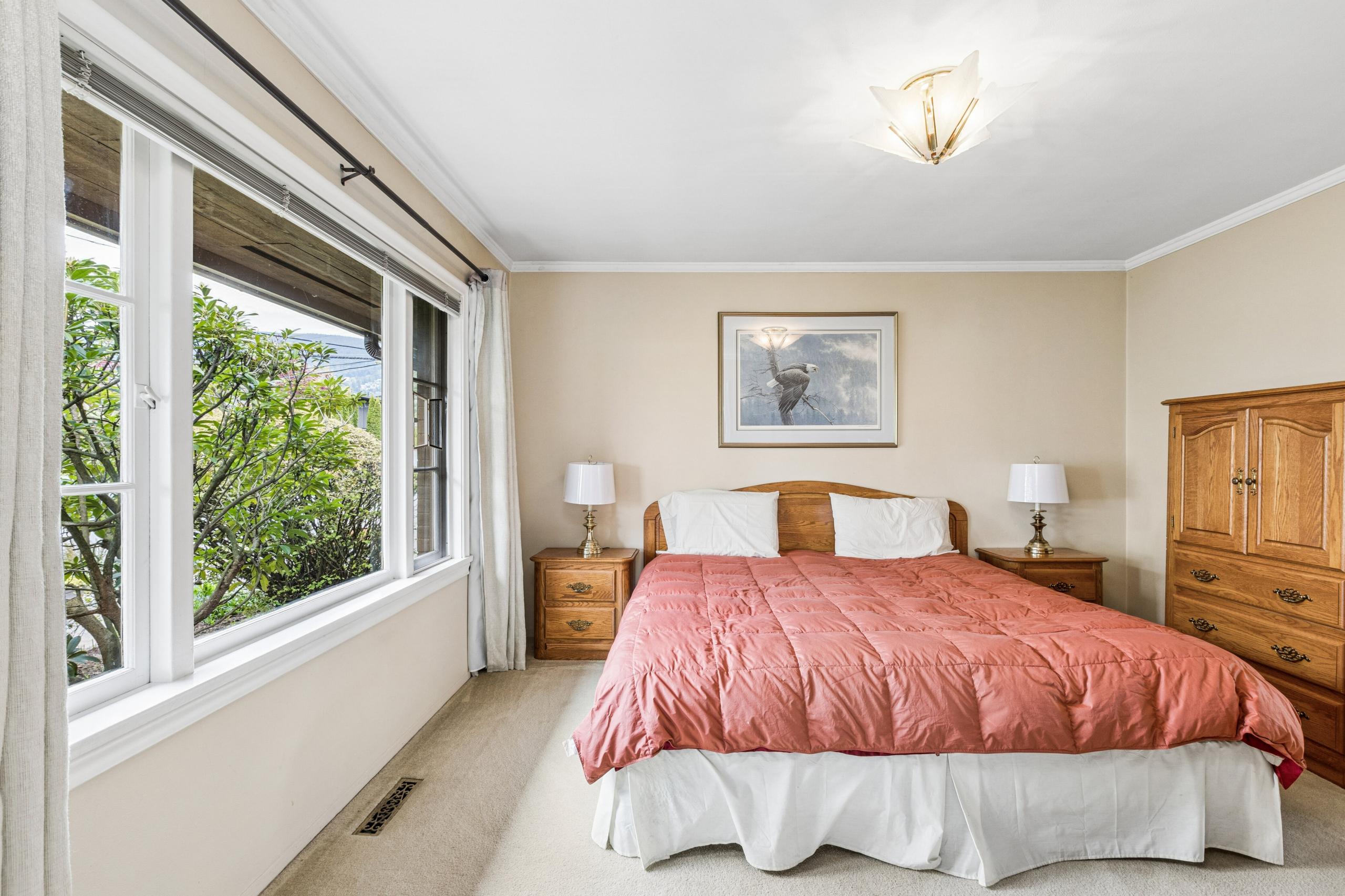 1092 Duchess Avenue, West Vancouver listing image
