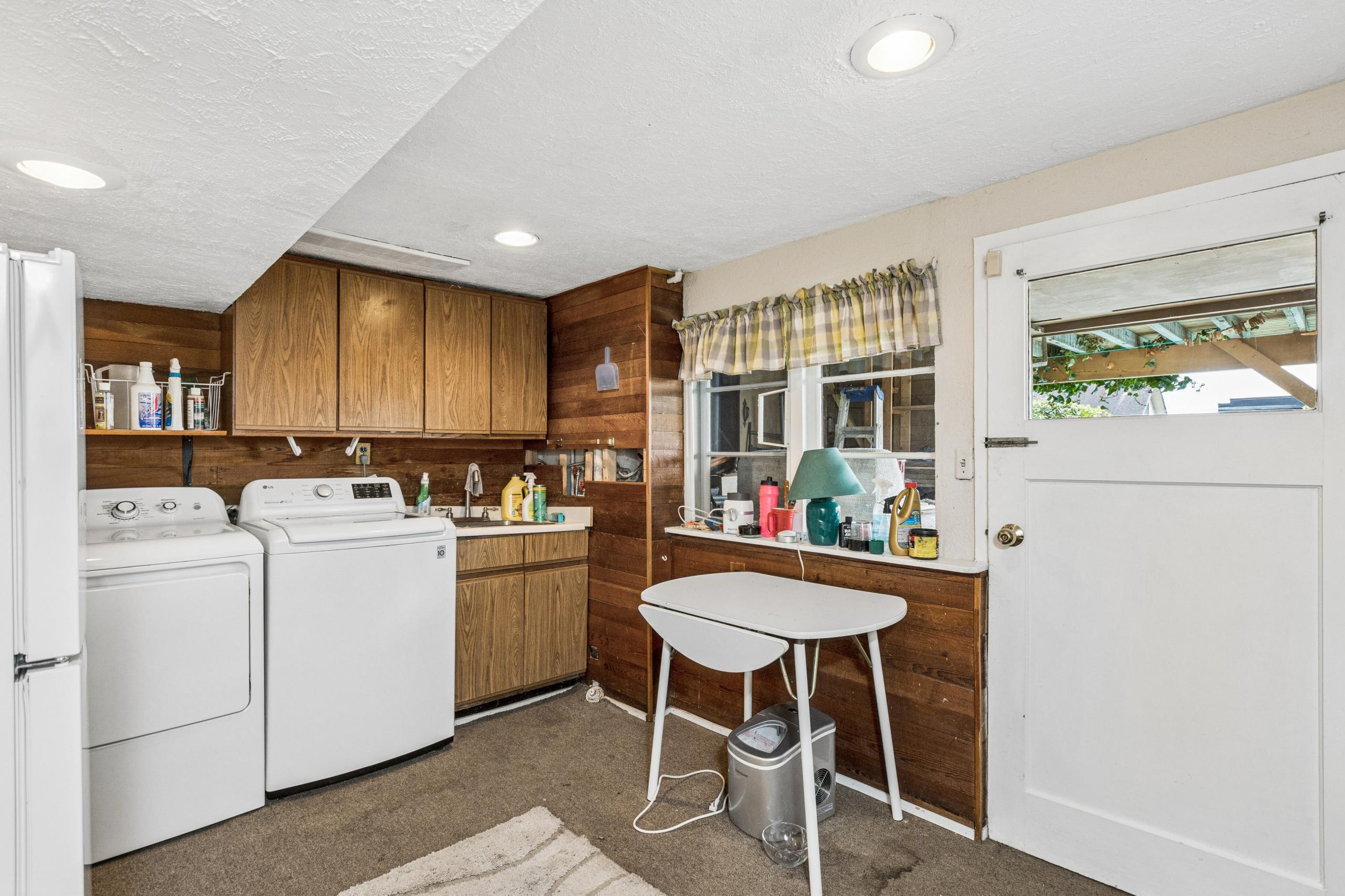 1092 Duchess Avenue, West Vancouver listing image