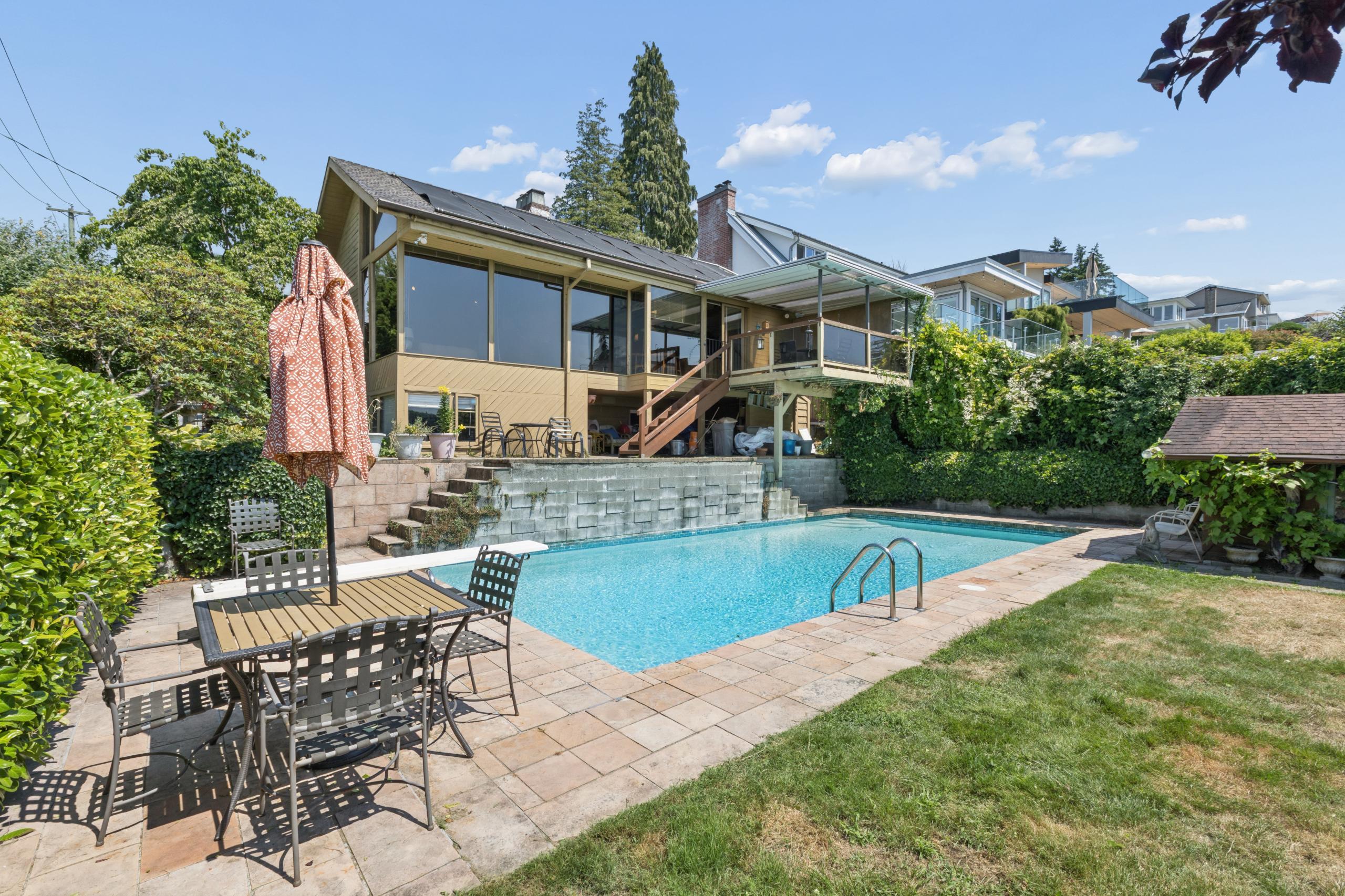 1092 Duchess Avenue, West Vancouver listing image