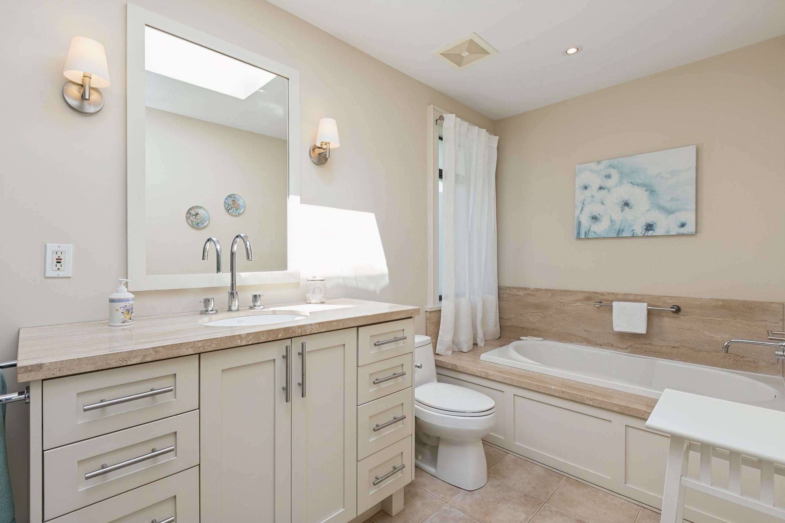 2621 Bellevue Avenue, West Vancouver listing image