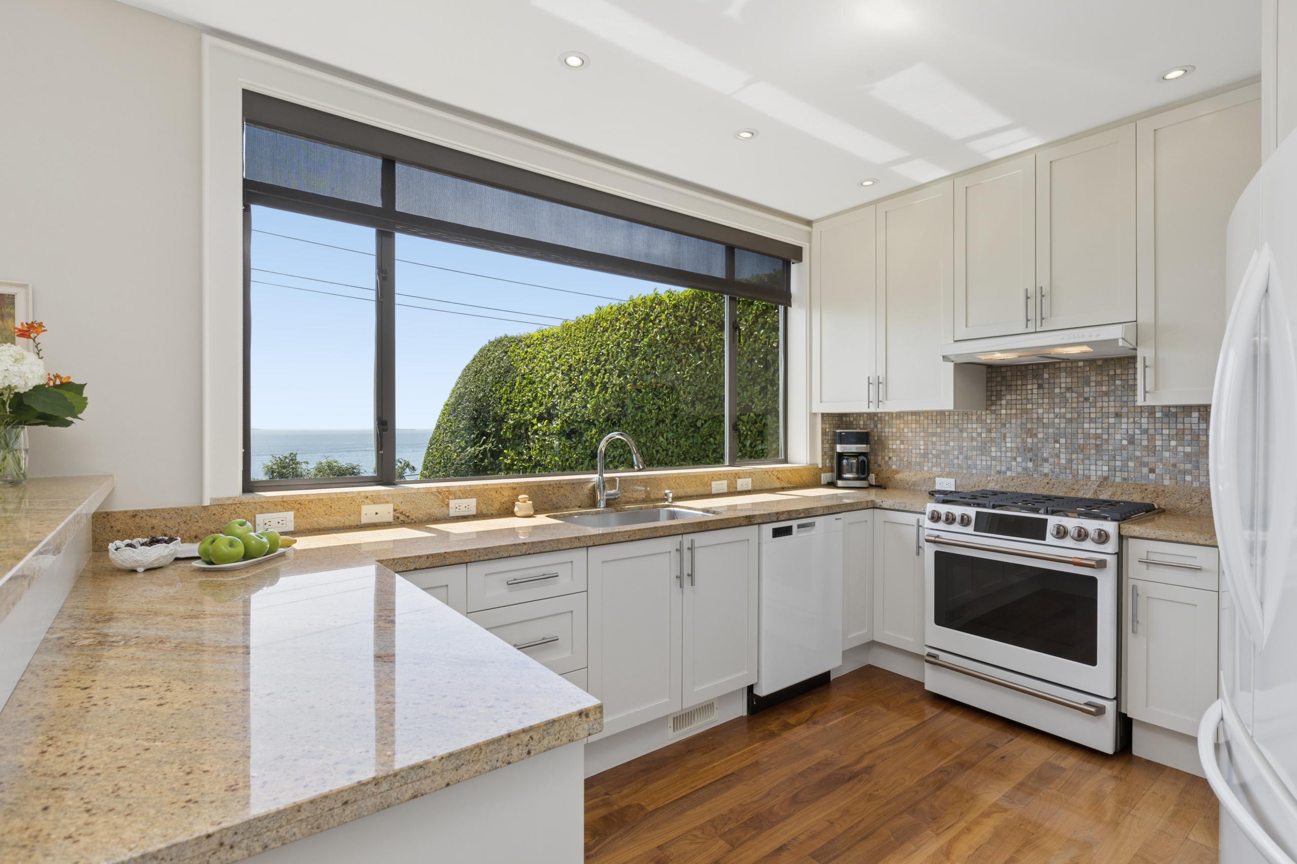 2621 Bellevue Avenue, West Vancouver listing image