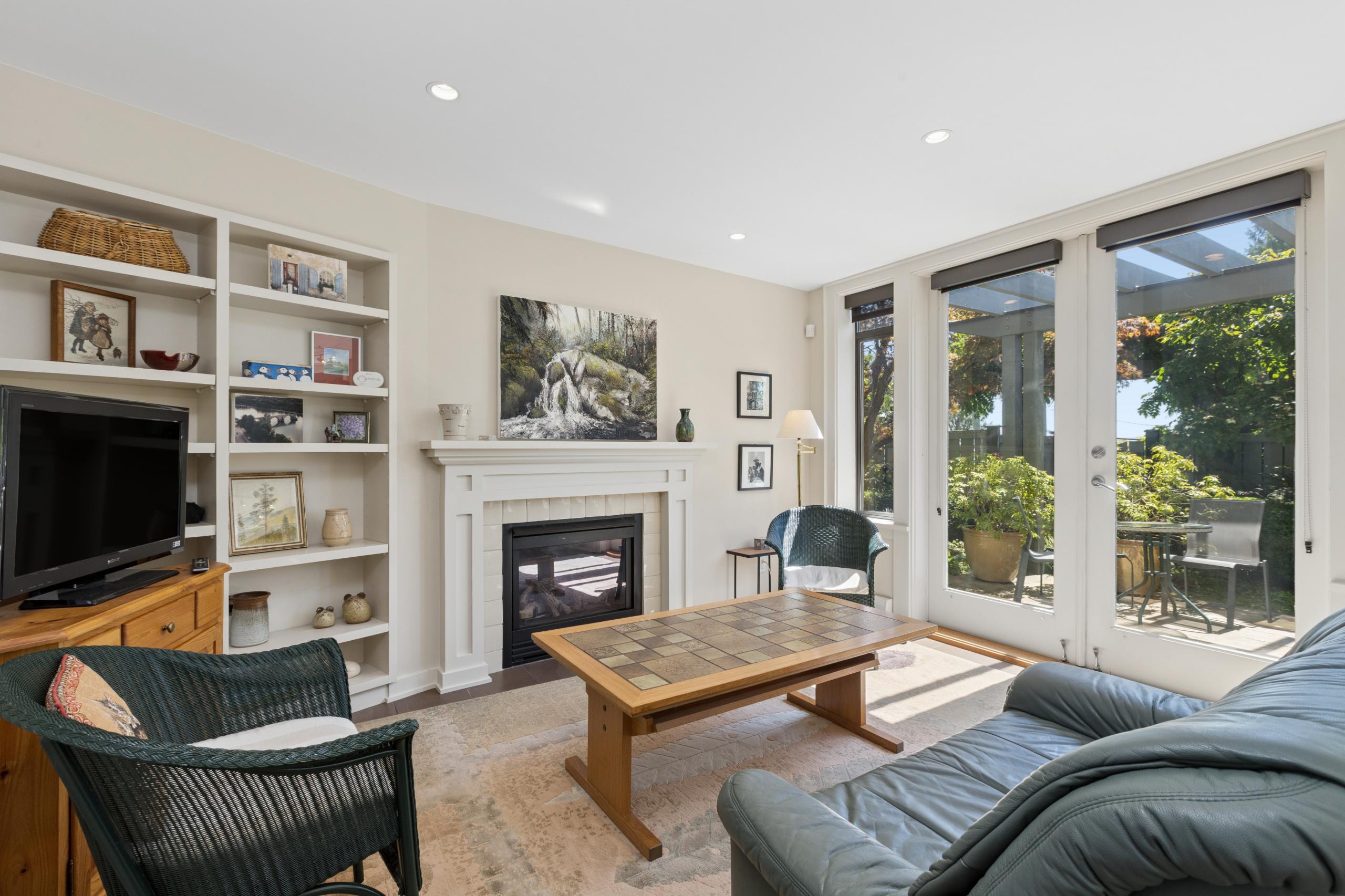2621 Bellevue Avenue, West Vancouver listing image