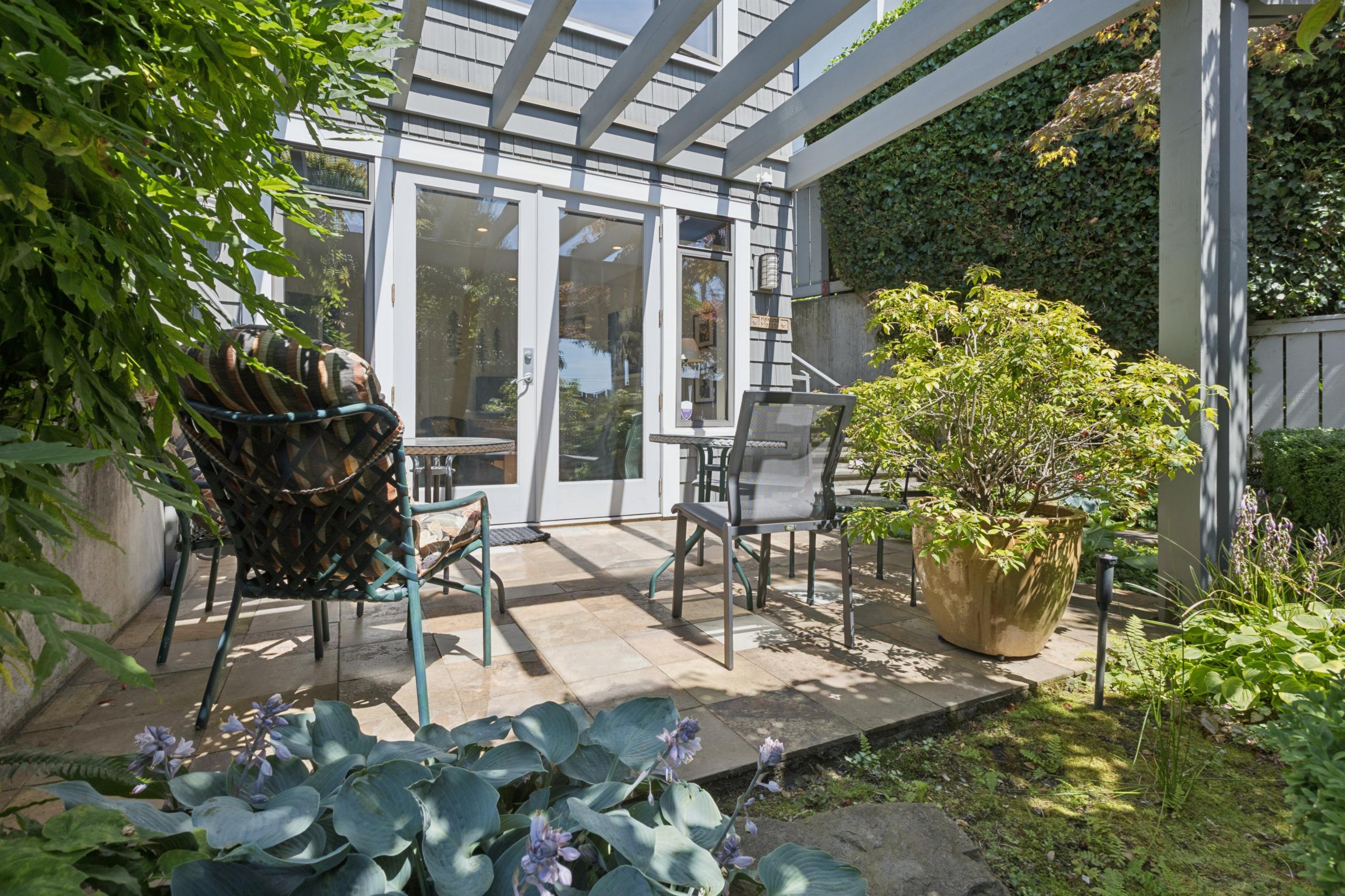 2621 Bellevue Avenue, West Vancouver listing image