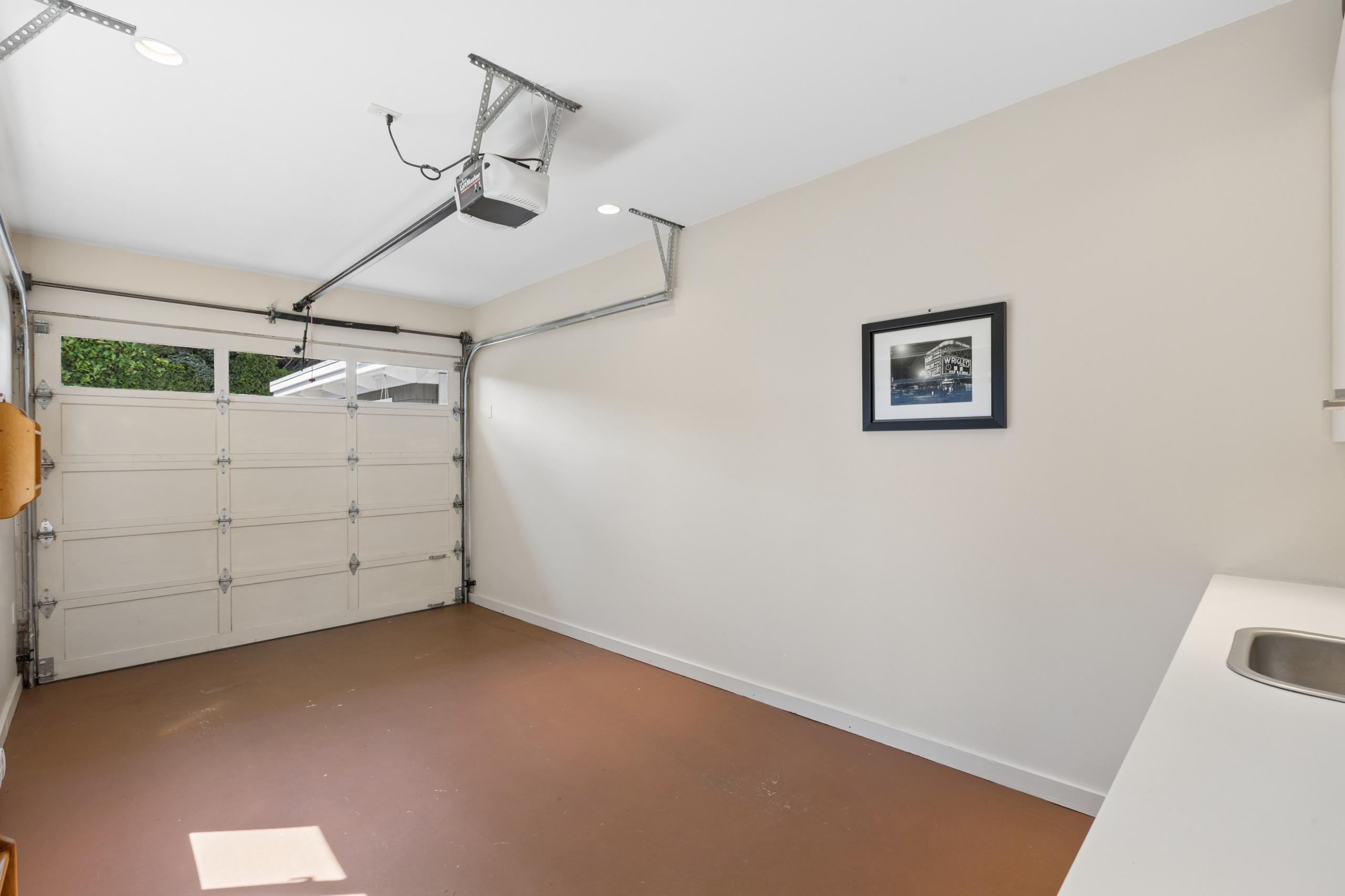 2621 Bellevue Avenue, West Vancouver listing image