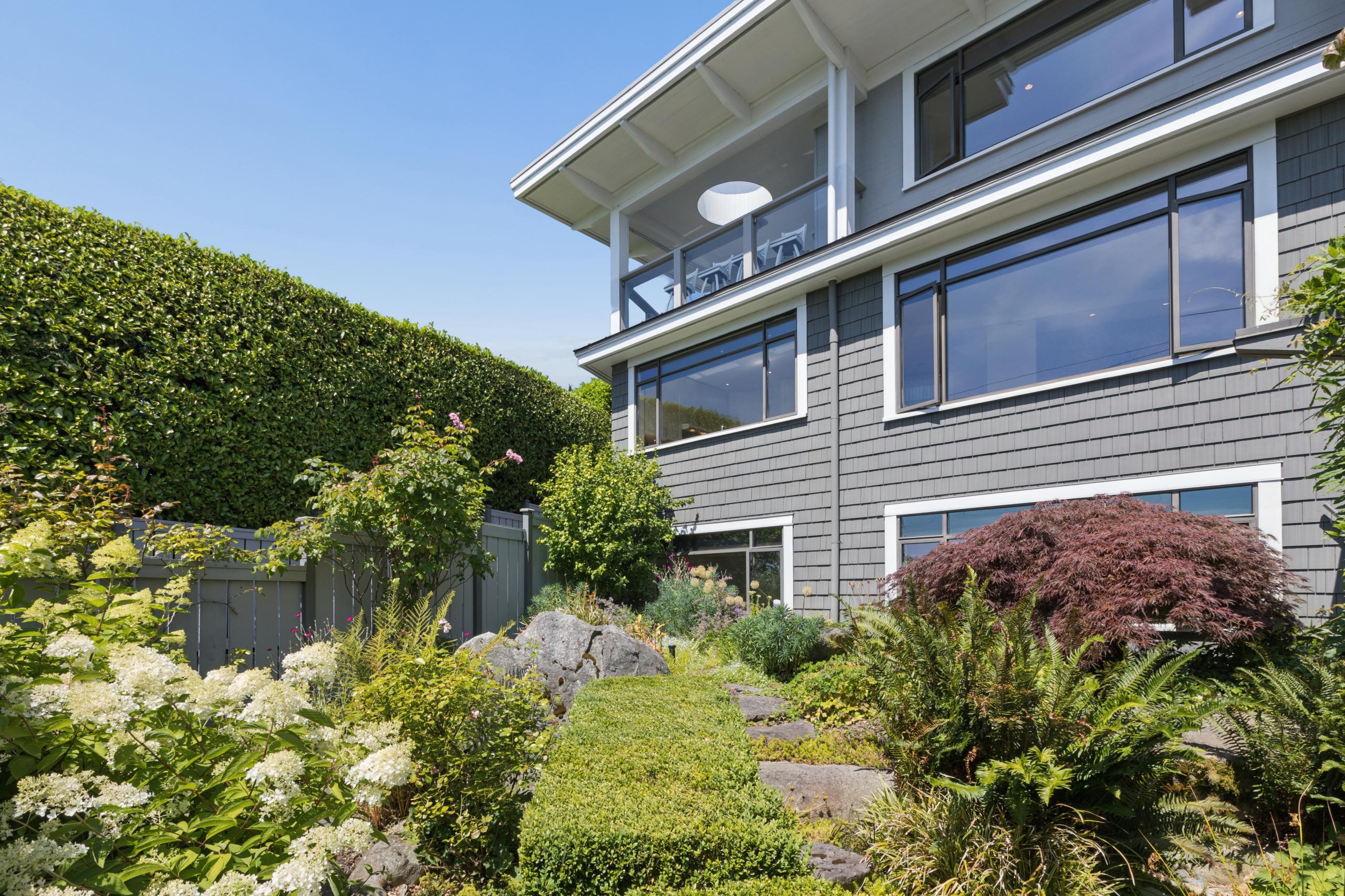 2621 Bellevue Avenue, West Vancouver listing image