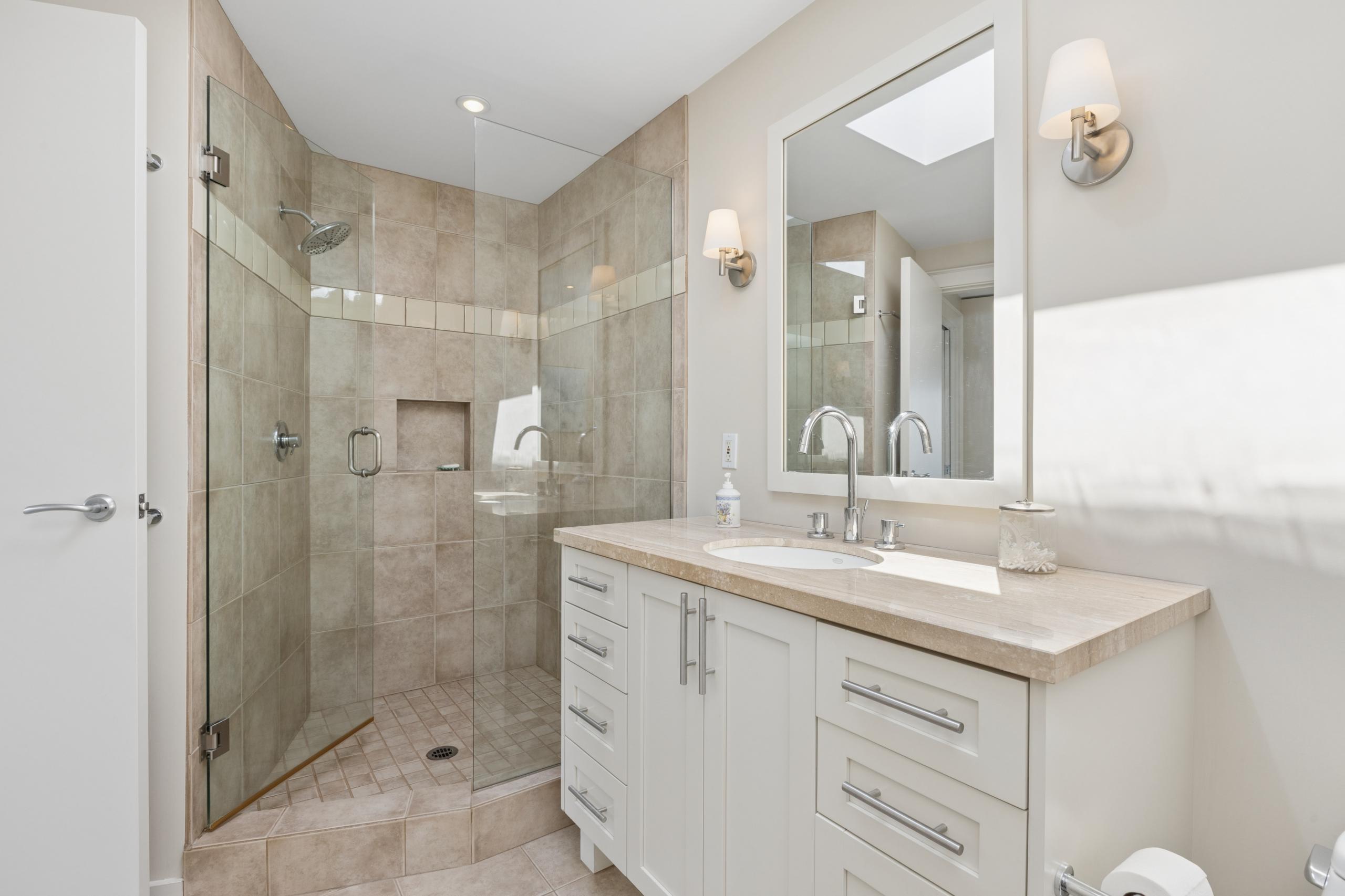 2621 Bellevue Avenue, West Vancouver listing image