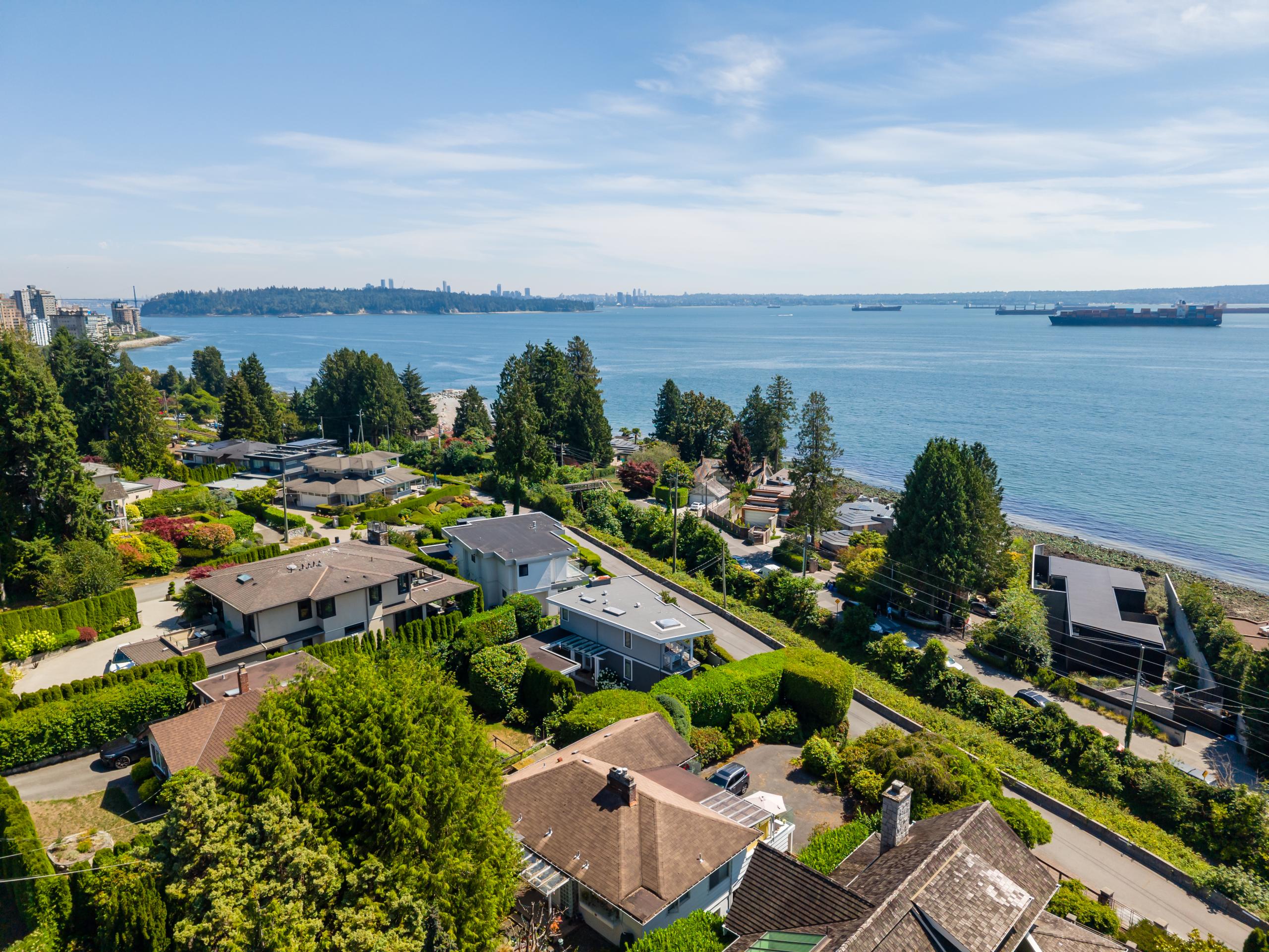 2621 Bellevue Avenue, West Vancouver listing image