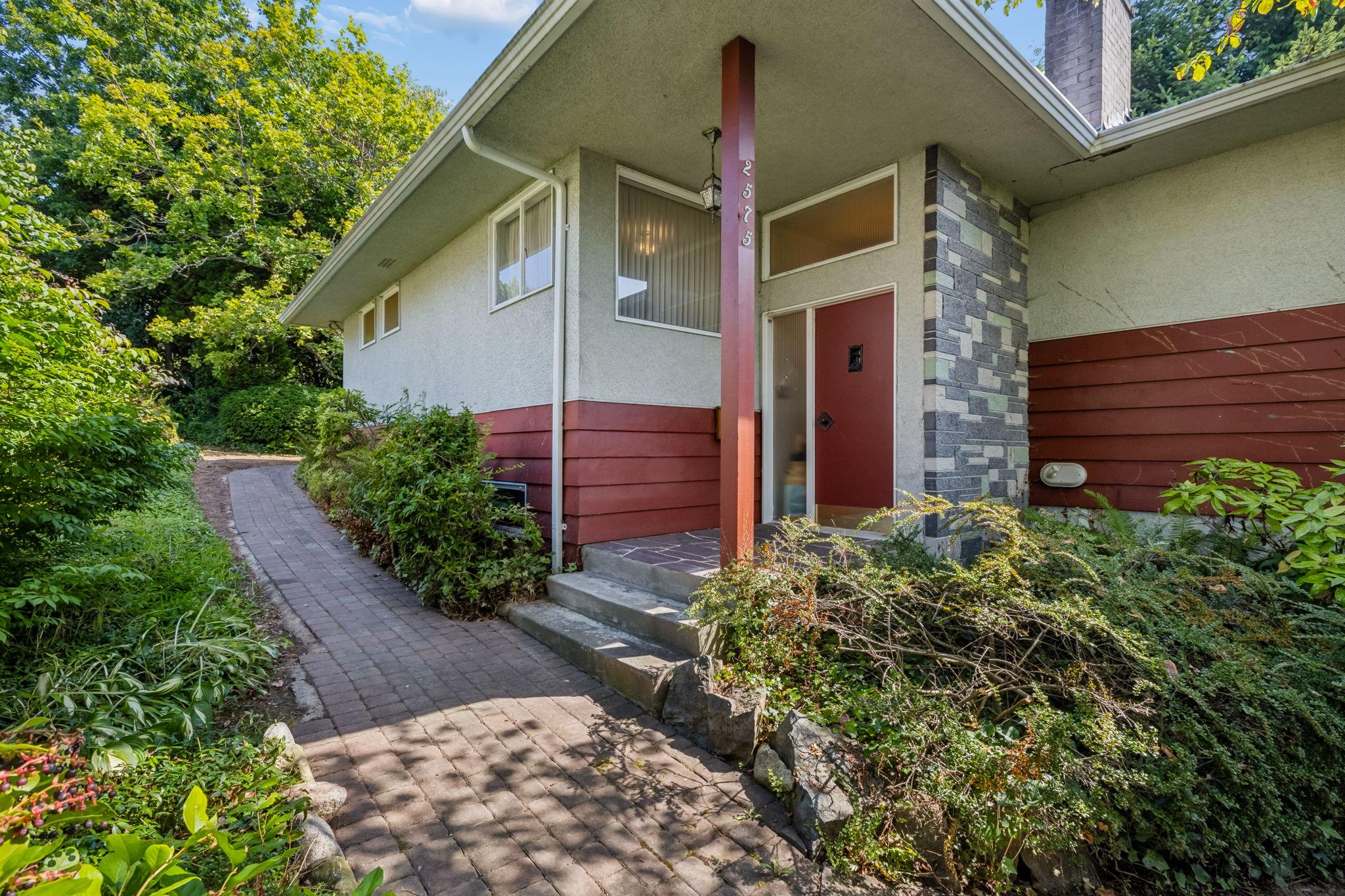 2575 Queens Avenue, West Vancouver listing image