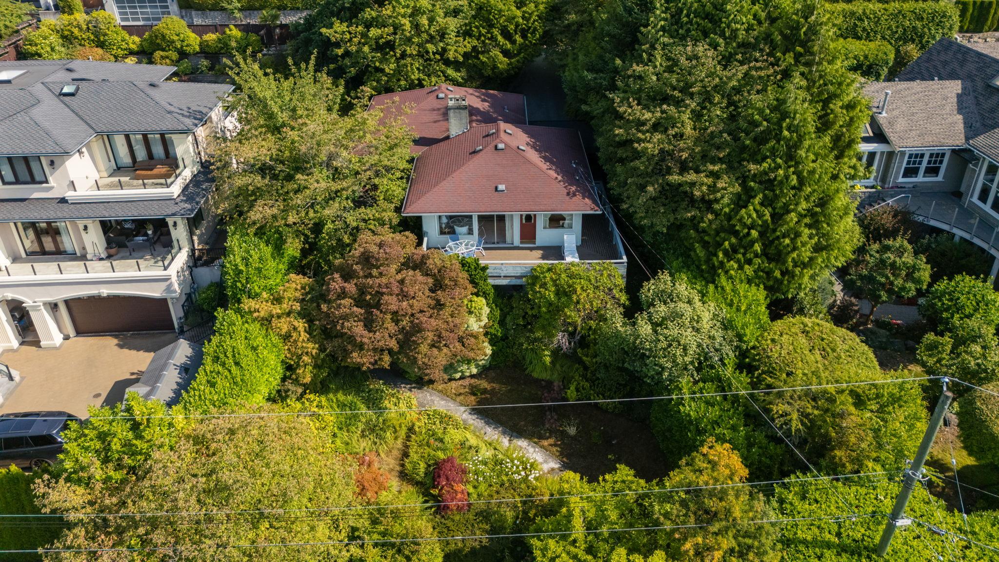 2575 Queens Avenue, West Vancouver listing image