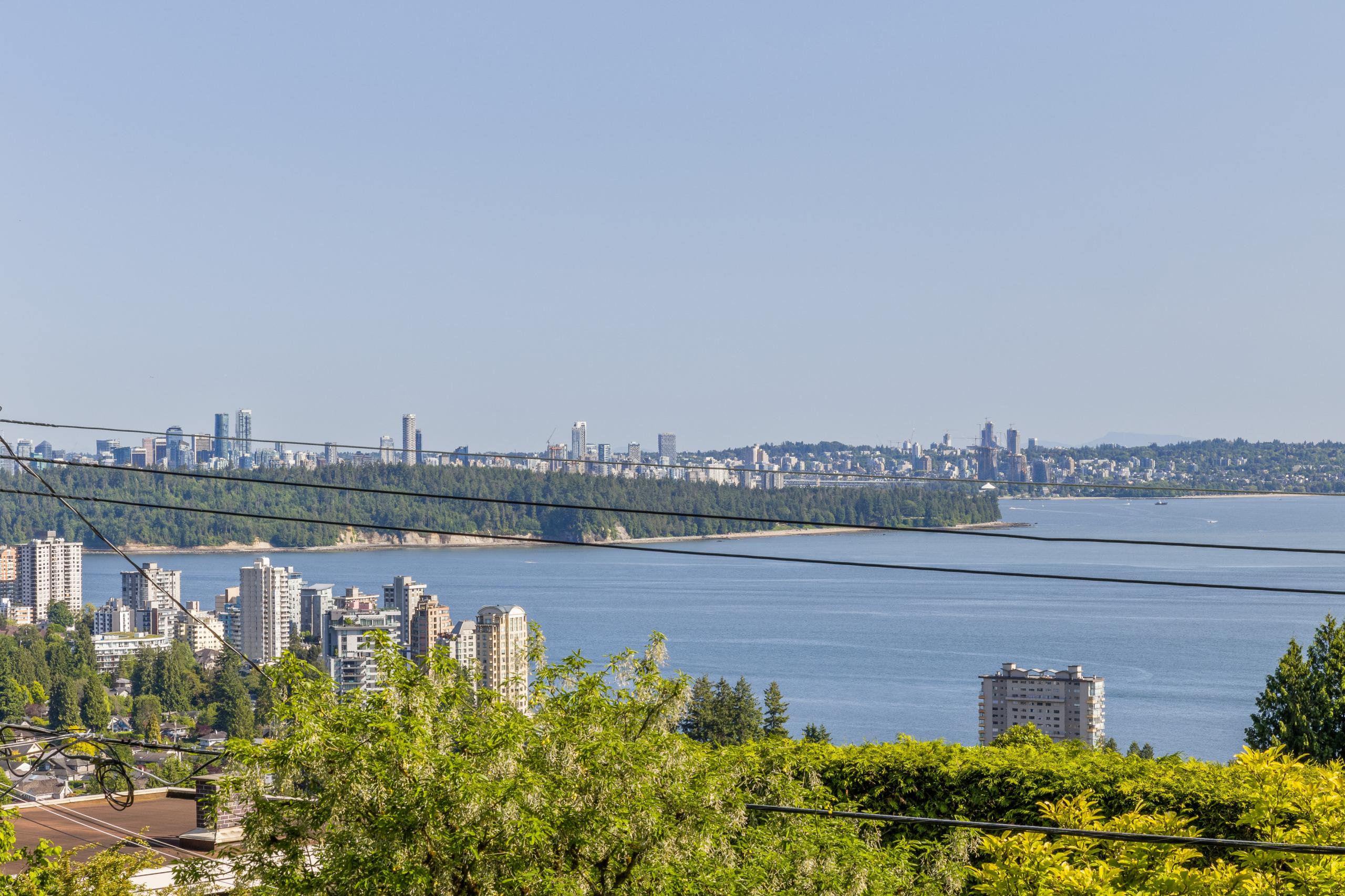 More info on 2575 Queens Avenue, West Vancouver