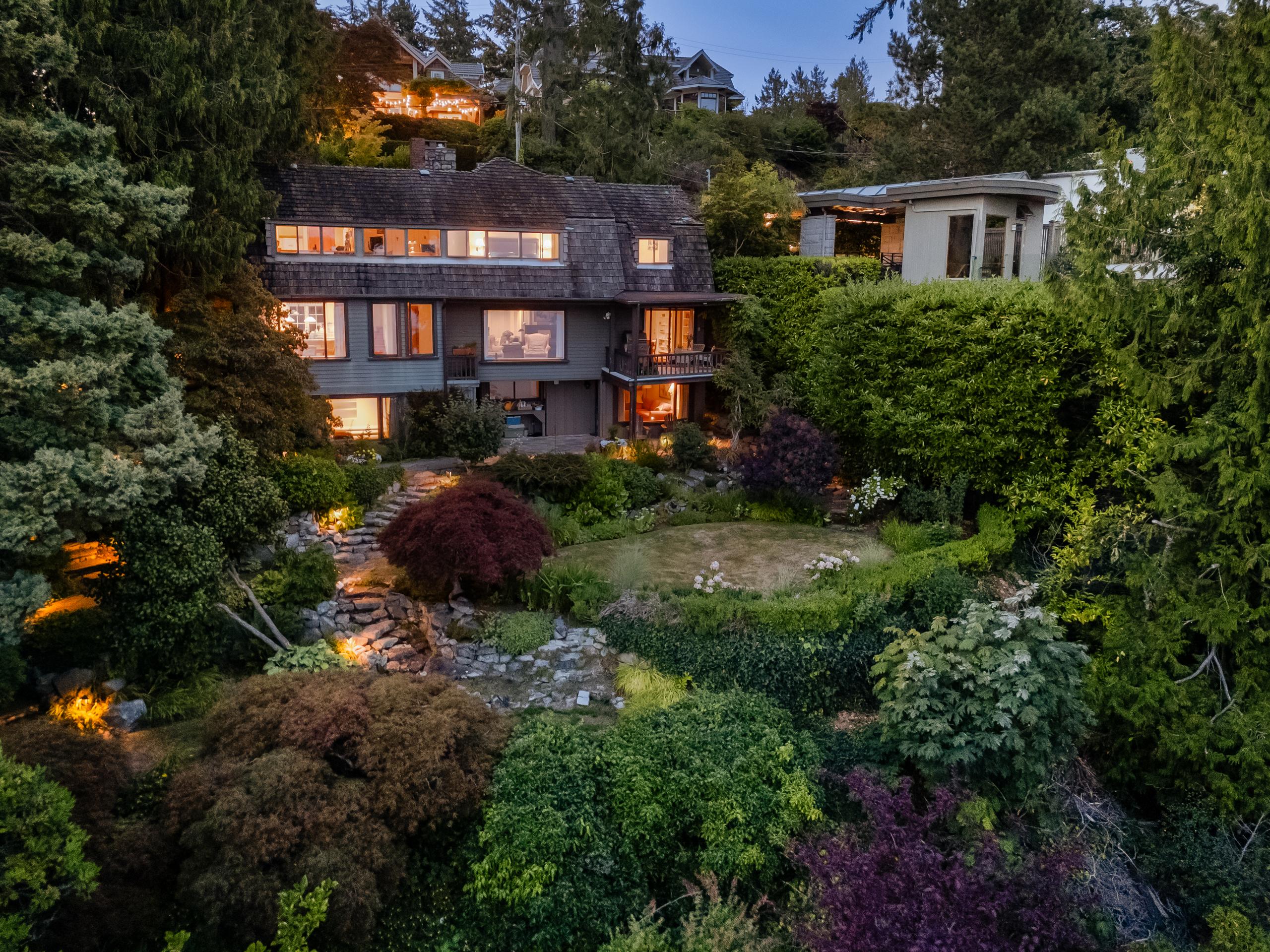 6054 Gleneagles Drive, West Vancouver listing image