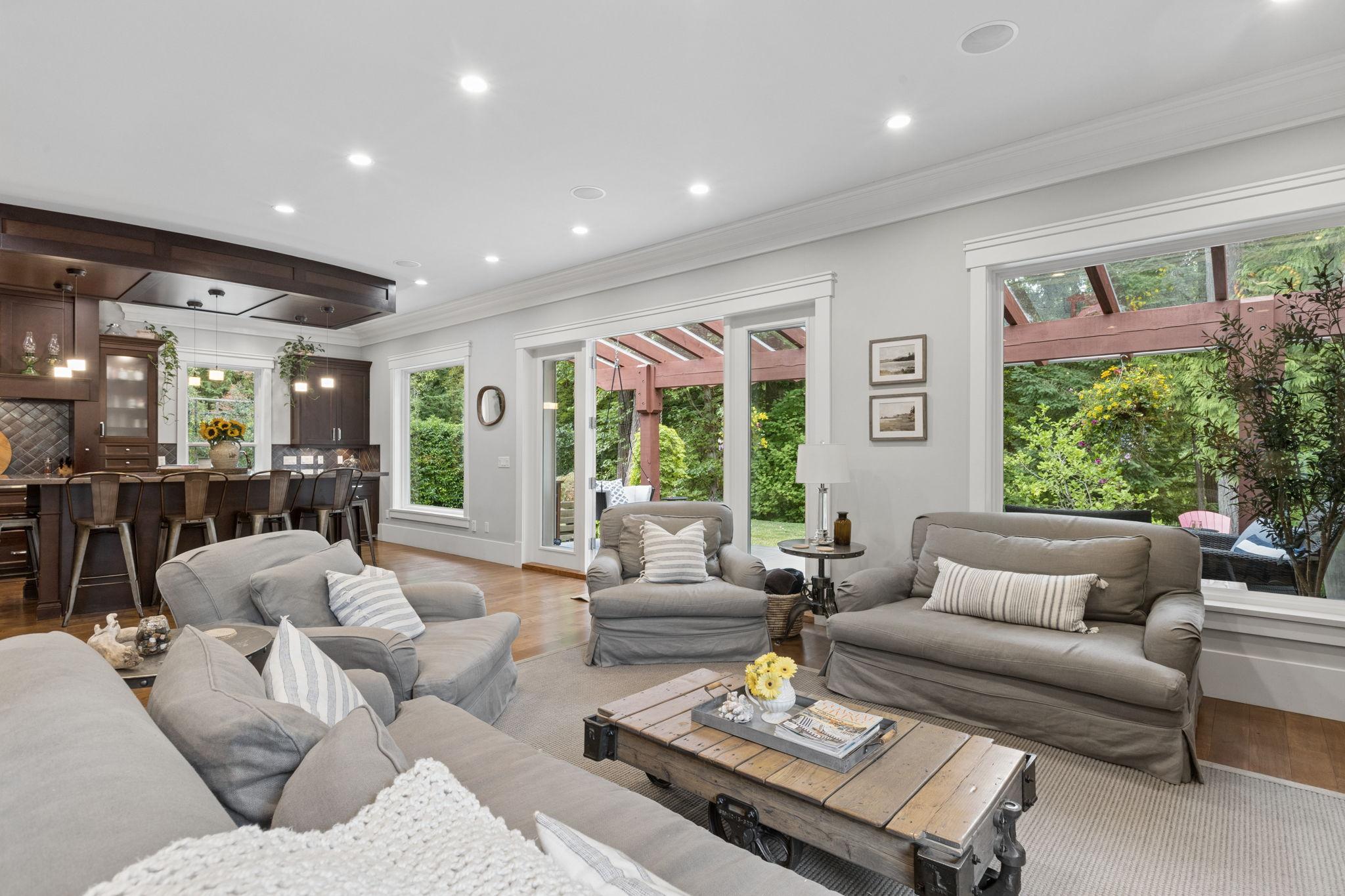 4176 Virginia Crescent, North Vancouver listing image