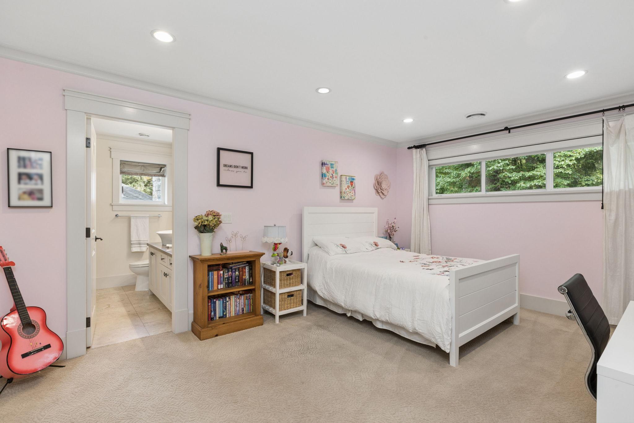 4176 Virginia Crescent, North Vancouver listing image