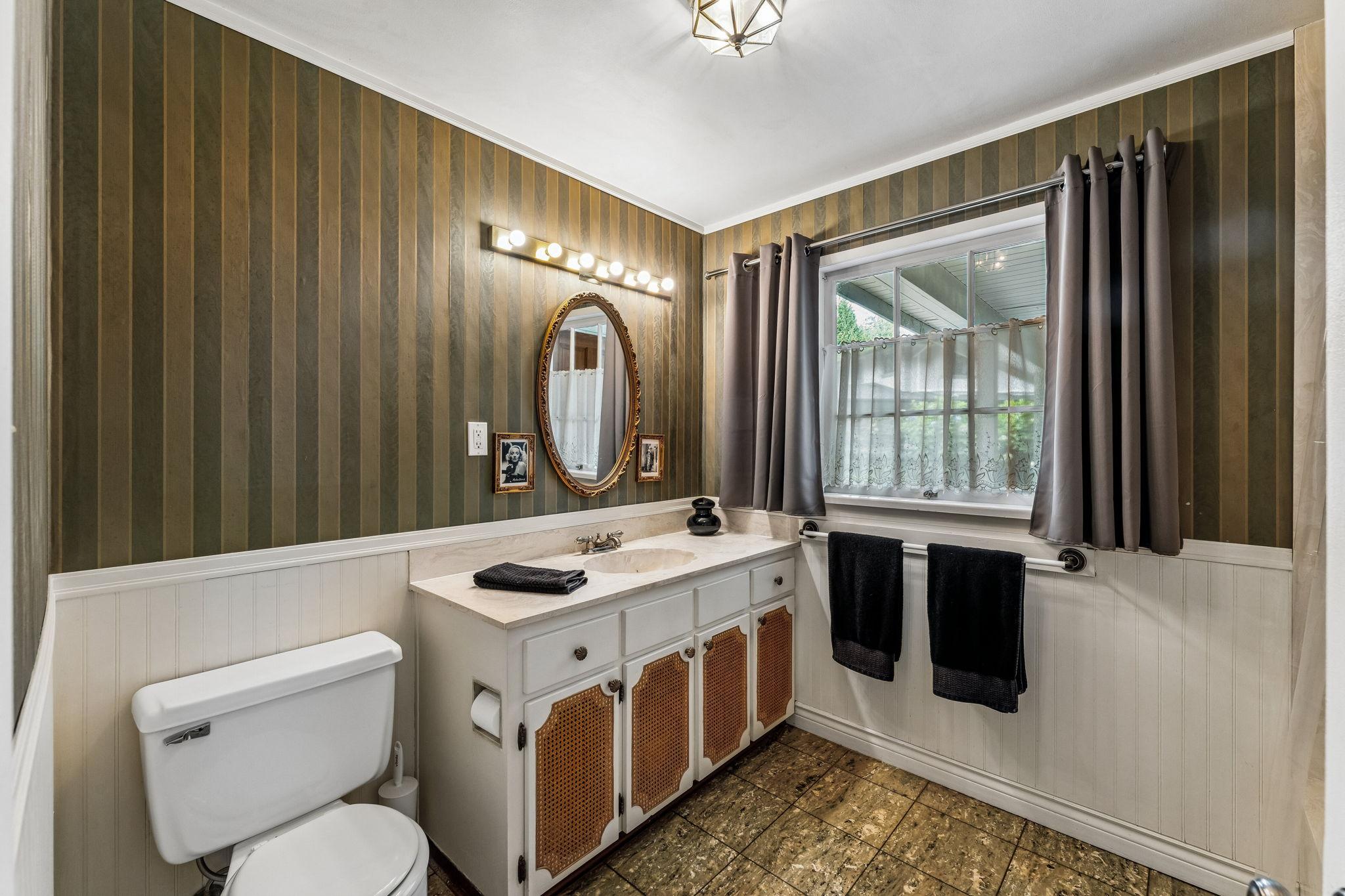 455 MacBeth Crescent, West Vancouver listing image