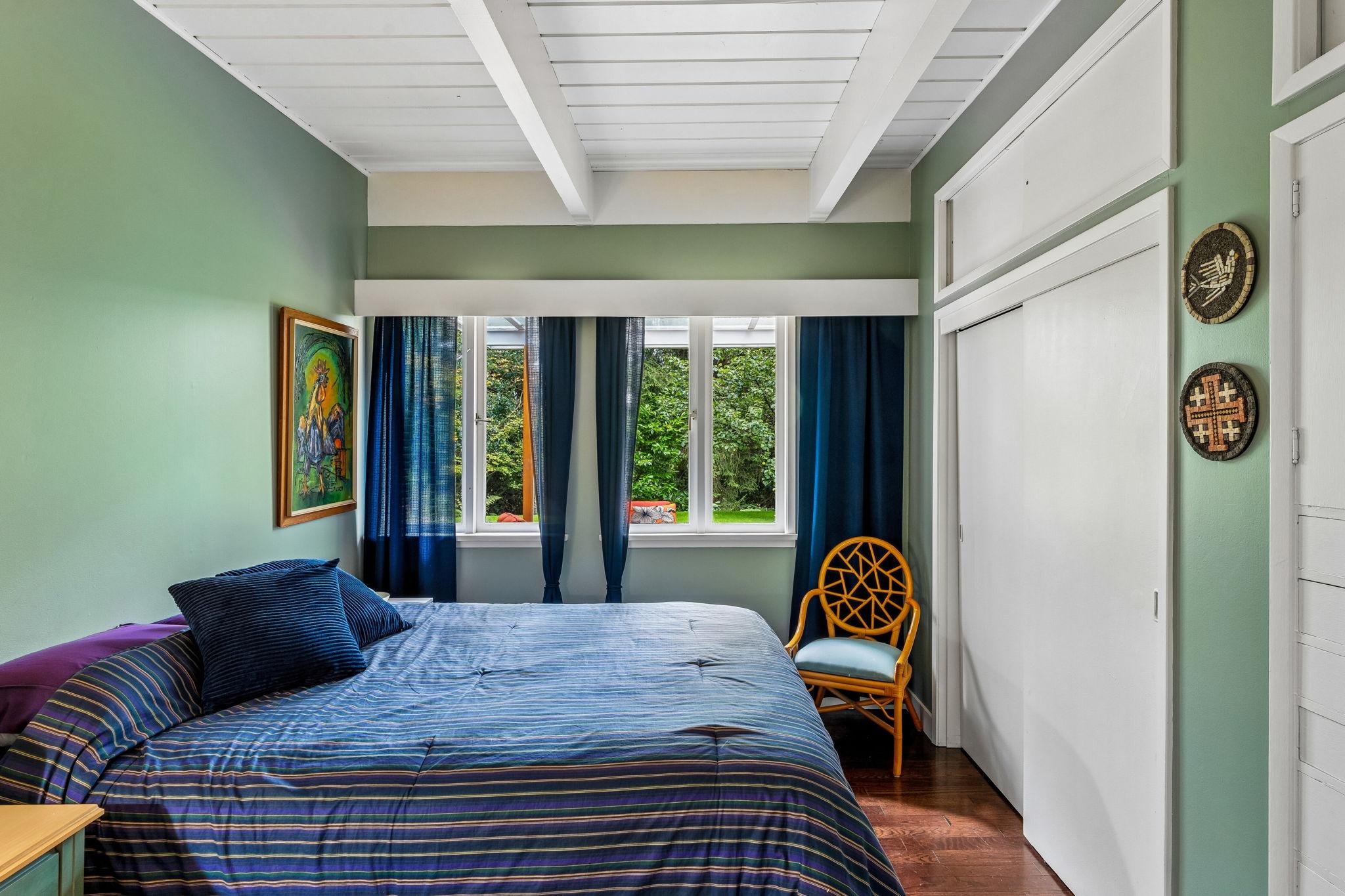 455 MacBeth Crescent, West Vancouver listing image