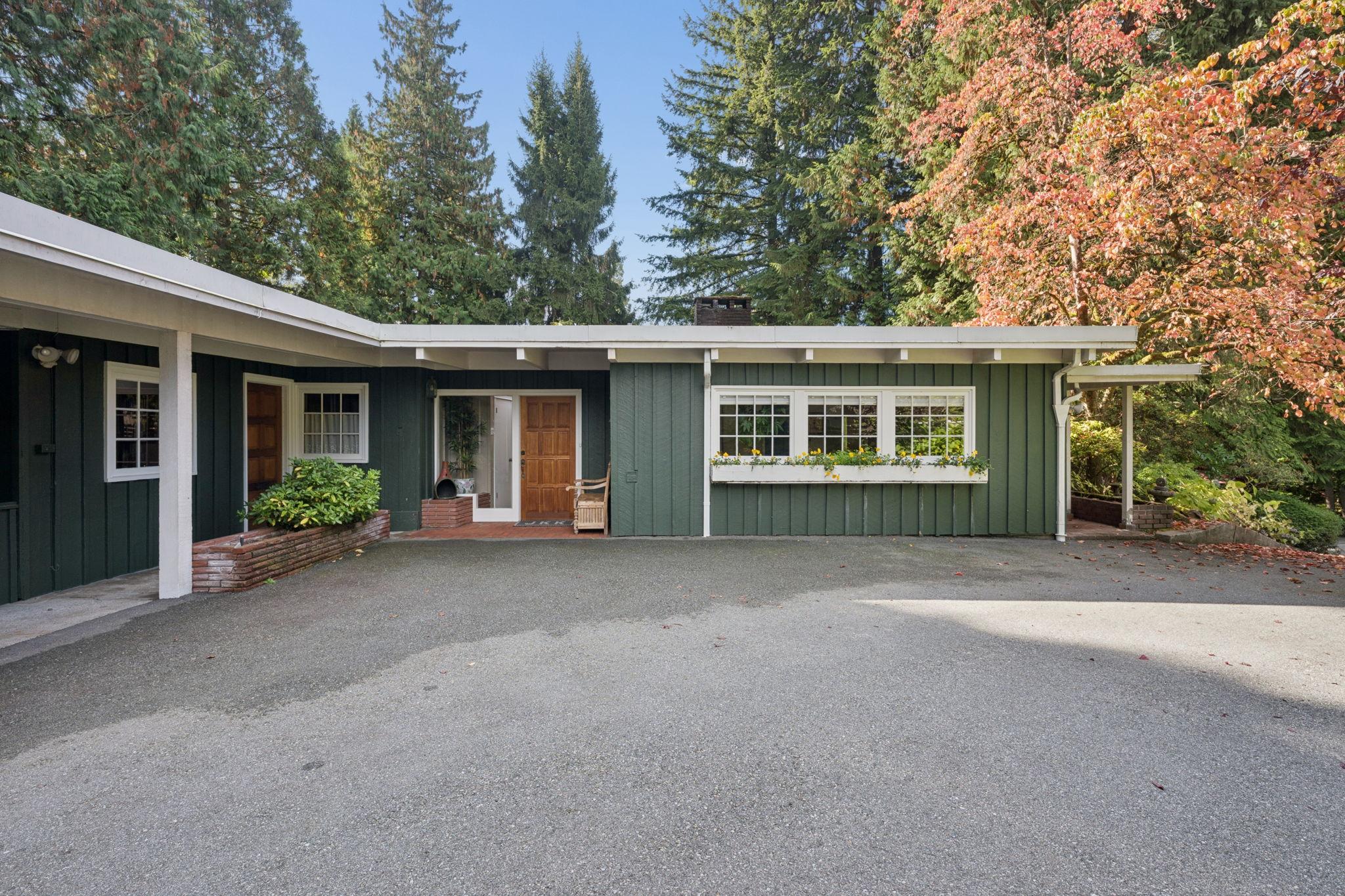 455 MacBeth Crescent, West Vancouver listing image