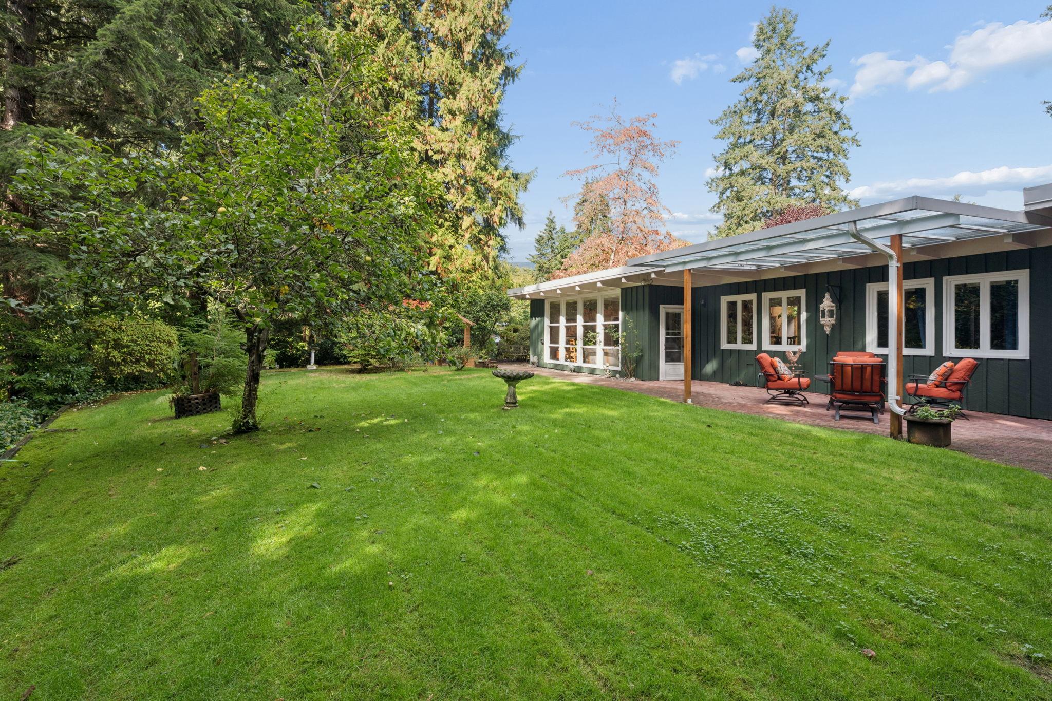 455 MacBeth Crescent, West Vancouver listing image