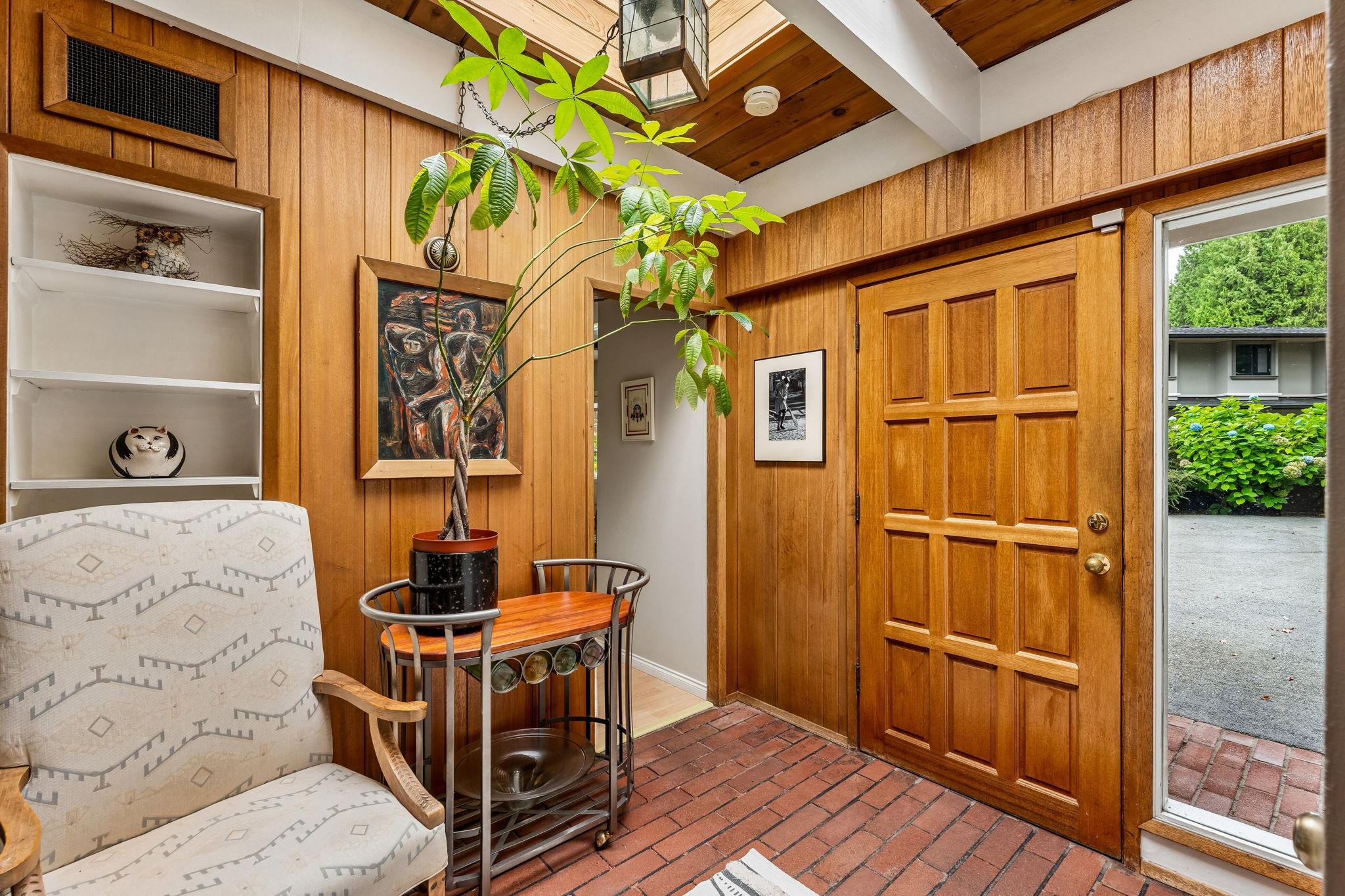 455 MacBeth Crescent, West Vancouver listing image