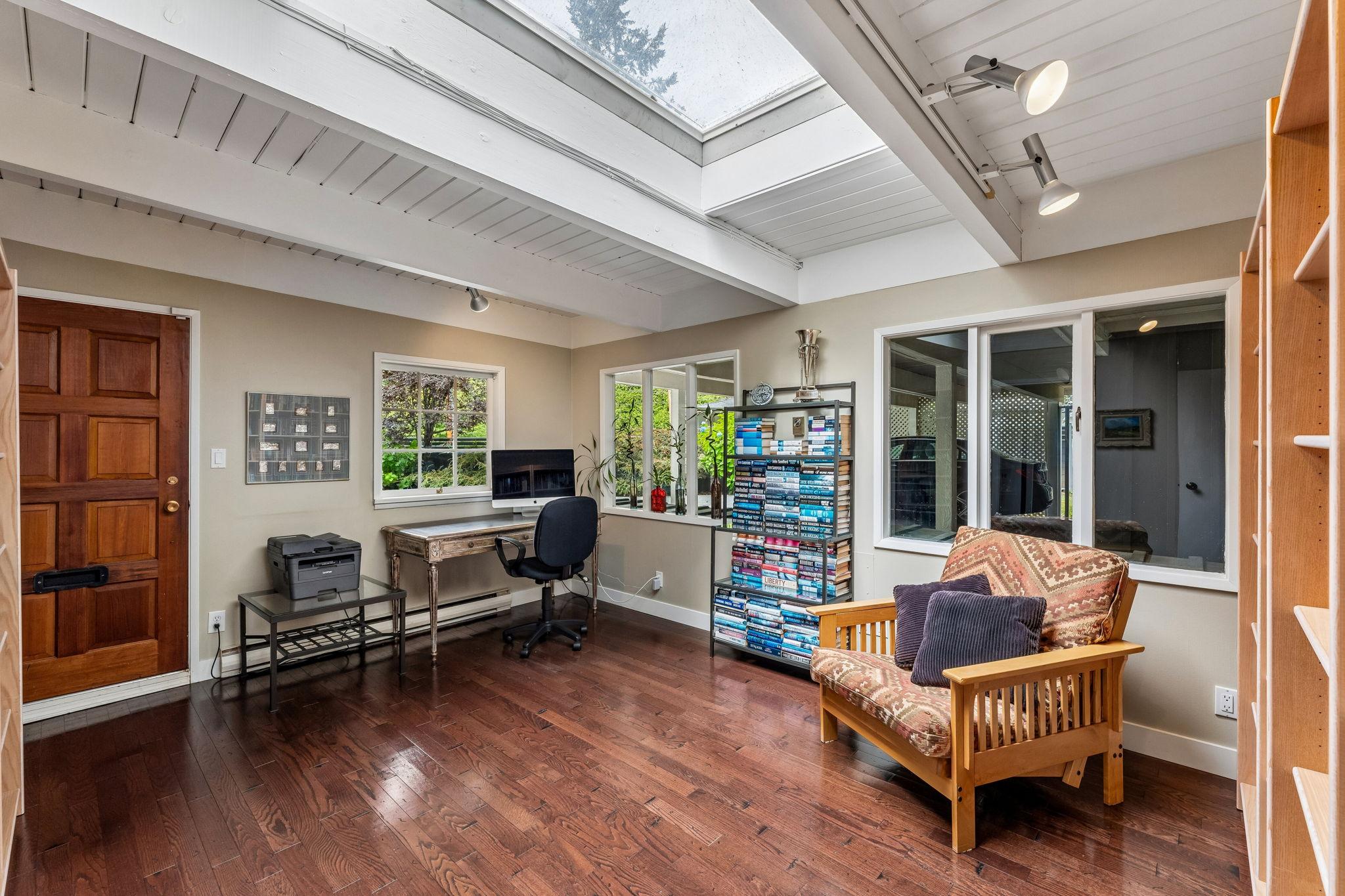 455 MacBeth Crescent, West Vancouver listing image