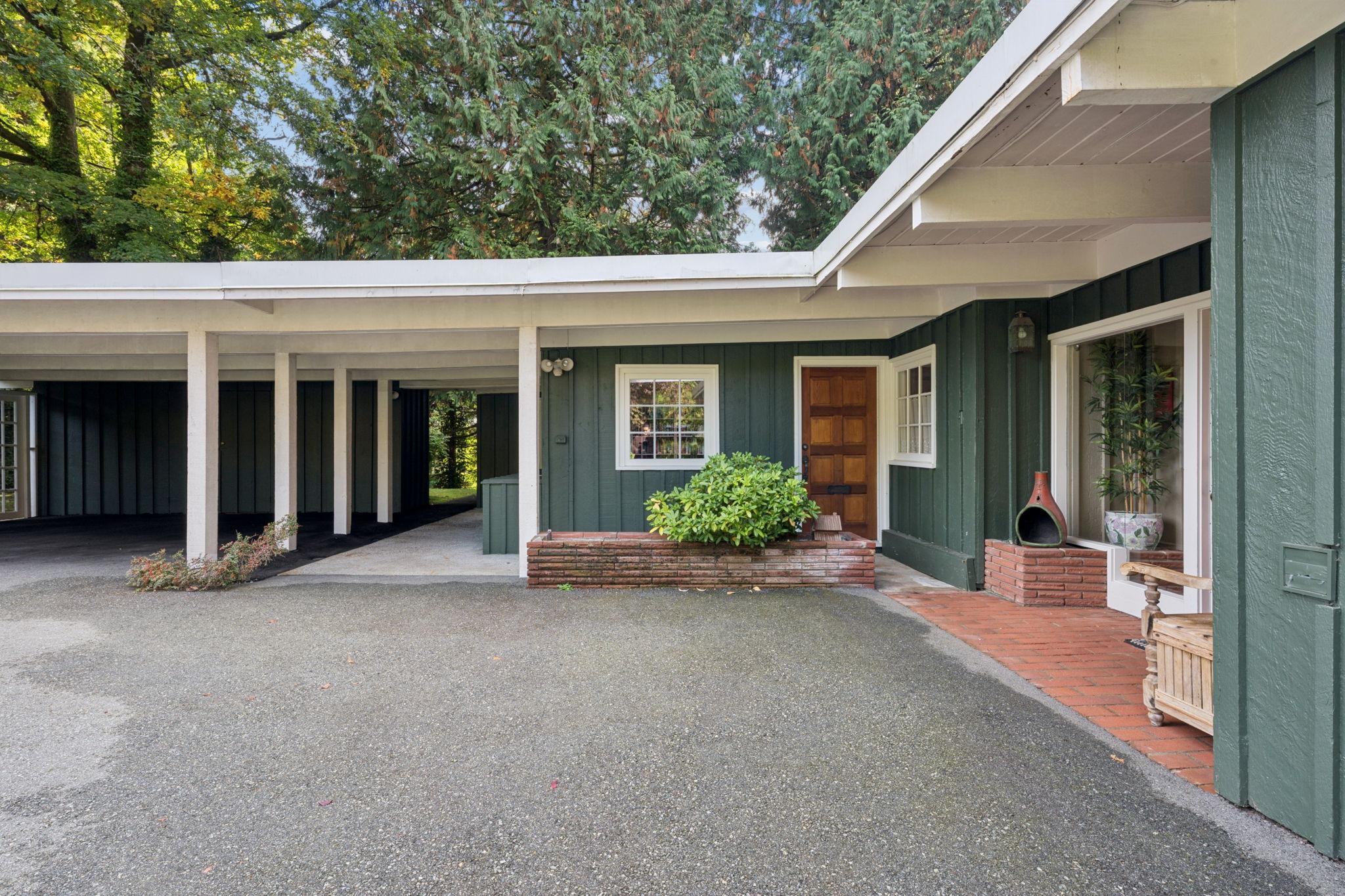 455 MacBeth Crescent, West Vancouver listing image