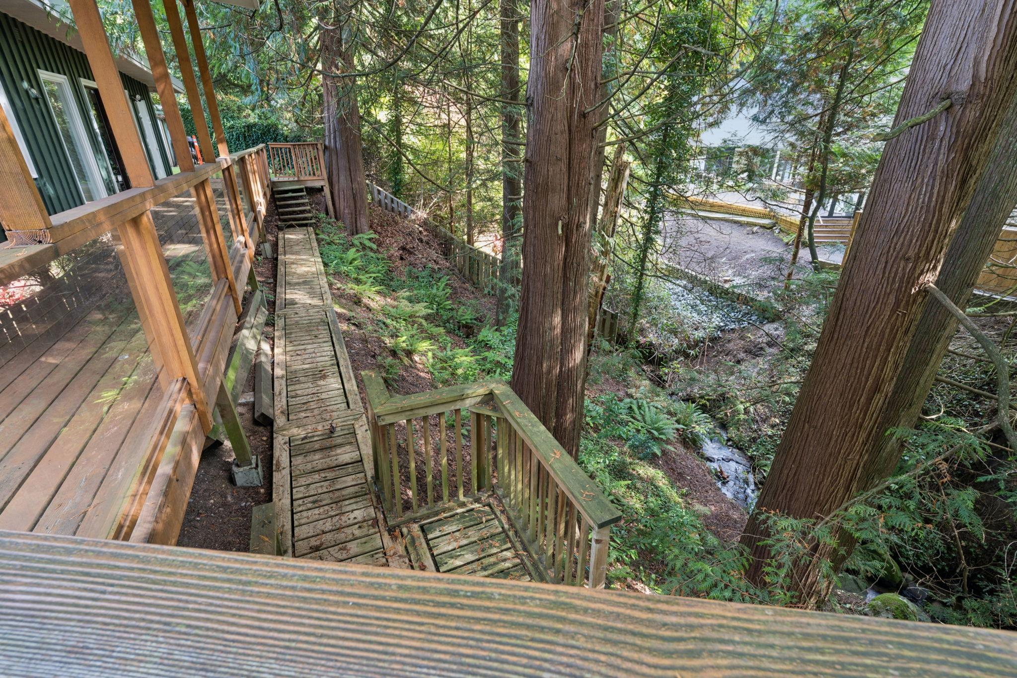 455 MacBeth Crescent, West Vancouver listing image
