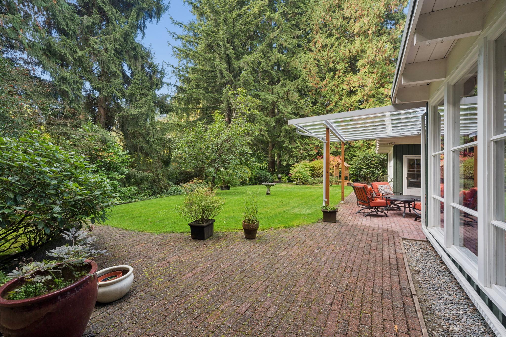 455 MacBeth Crescent, West Vancouver listing image