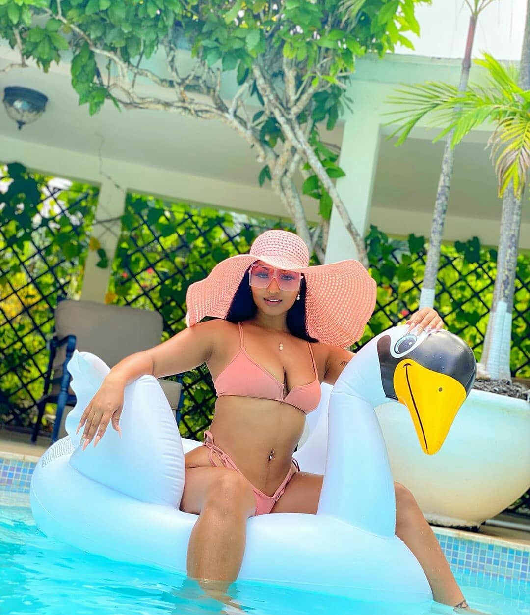 shenseea float