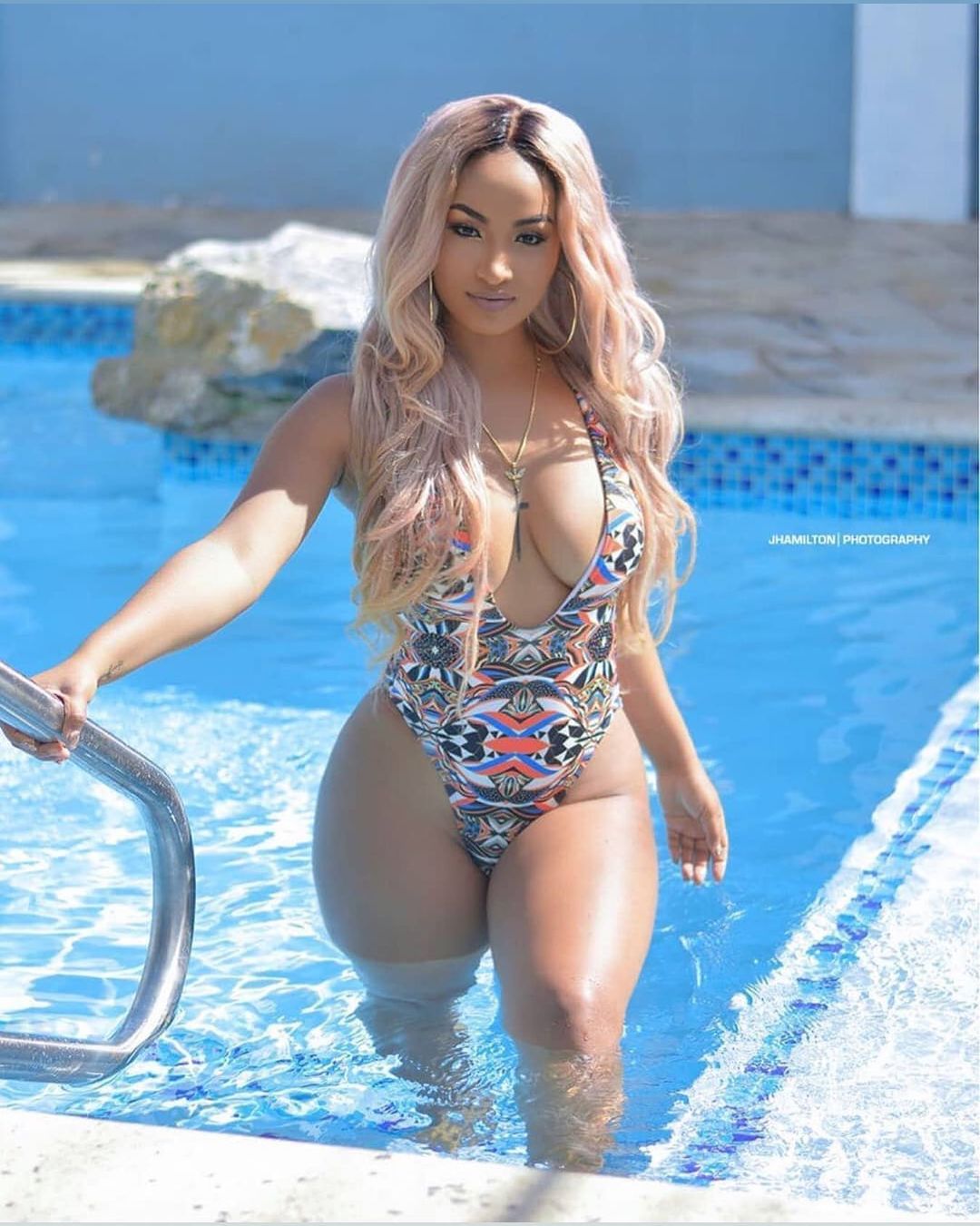 shenseea pool