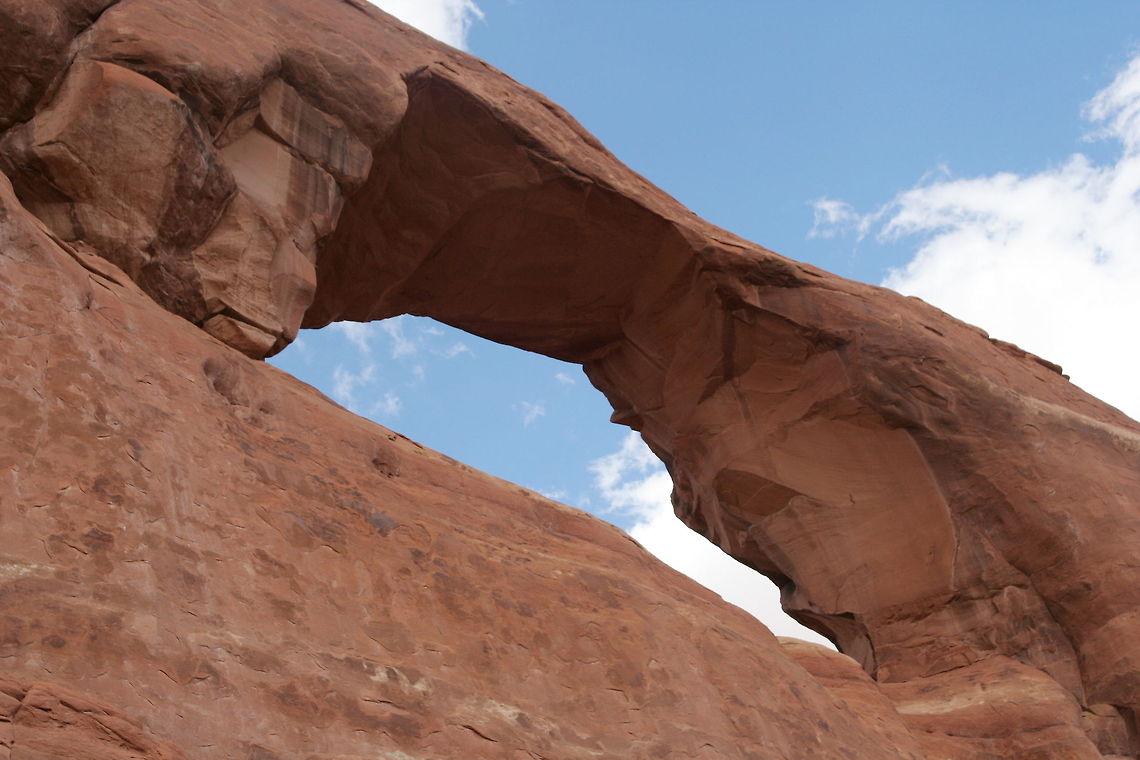 Big rock arch An artistic picture of a big rock arch Arches,Geotagged,National park,North America,Summer,United States,Utah