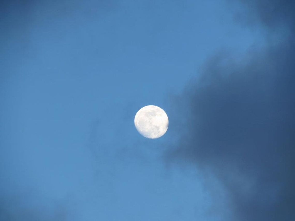 Moon Taken at Holden Beach, NC Beach,Geotagged,Moon,Sky,United States