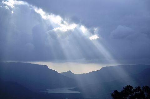 Rays from the Heaven Late summer at Panchgani provide ample opportunity to click clouds Clouds,Geotagged,India,Landscape,Light,Rays