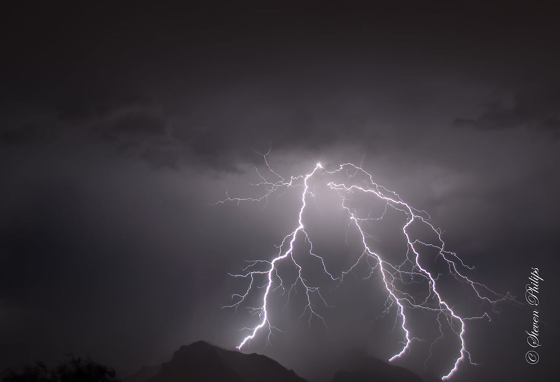 Bring on the Noise A nice burst of lighting over the peak of a mountain range at 2000km. Natural events,lightning
