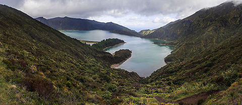 Lagoa do Fogo Lagoa do Fogo, São Miguel Island, Azores.

A beautiful site location, excellent in terms of plantae Biodiversity, Geology, and landscape. Geotagged,Portugal,azores,lagoa do fogo,landscape,panorama,panorama factory,são miguel,volcano,volcano crater
