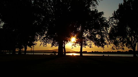 River view of the river from Columbia Park with Rattlesnake Mt. in the background. river
