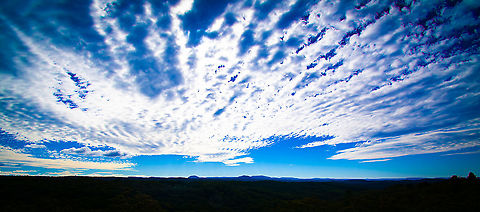 Bullaburra_Sky Taken from a rail bridge in Bullaburra in the Blue Mountains
The name Bullaburra is an Aboriginal word for 
Blue Sky Australia,Blue mountains,Bullaburra,Geotagged,Winter
