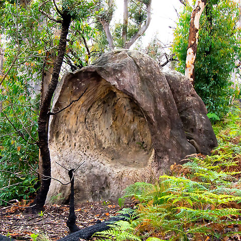 Natural Formation or First Peoples' Intervention?  Australia,Geotagged,Summer