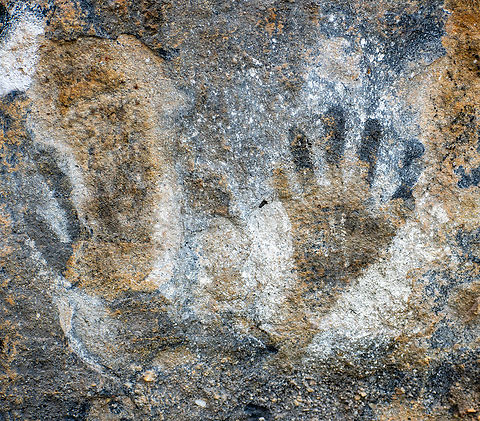 Blackfellows Hand Cave The Blackfellows Hand Cave is a rock shelter that served as an important meeting and occupation place for the local Wiradjuri people.
The Aboriginal name for the cave is Maiyingu Marragu, and is located in Wiradjuri Country. Australia,Geotagged,Summer