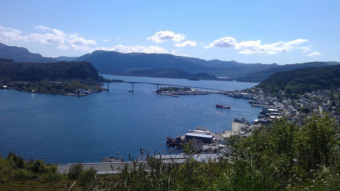 The coastal fishingindustry-city Måløy Around this city of M&aring;l&oslash;y there is an amazing wildlife, and spectacular landscape. This is a place for everyone to experience. Måløy,Norway