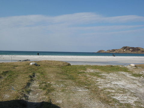 Out to open sea This local beach, is located at an island called V&aring;gs&oslash;y, in Sogn og Fjordane county, Norway. It is only 15 minutes to drive from were I am origianlly from, the city of M&aring;l&oslash;y. Atlantic Ocean,Beach,Geotagged,Norway,Refvik beach,nature