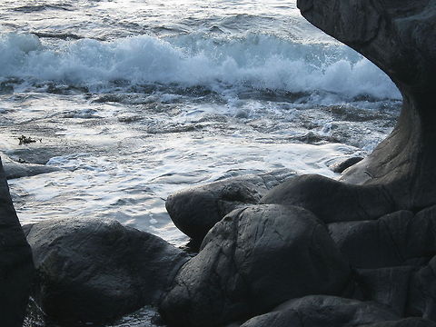 Waves crashing in ThIs stone is a famous touristattraction in Norway. The stone has been formed by the Atlantic ocean for many many years. Many people have been climbing to the top of it. Atlantic Ocean,Geotagged,Kannesteinen,Norway,Waves