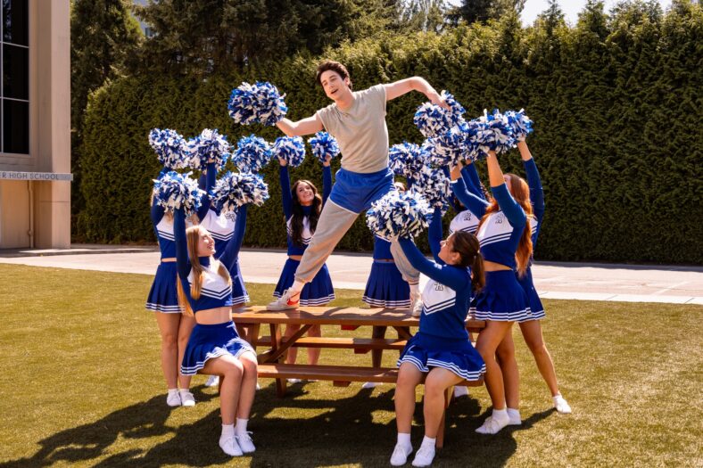 Still of Milo Manheim in School Spirits season 3